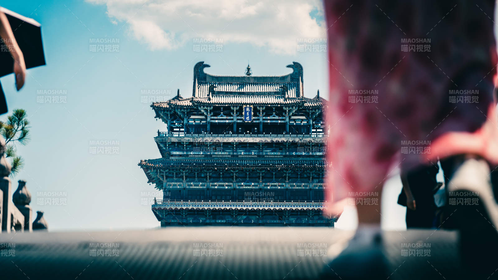 鸛雀樓映藍天