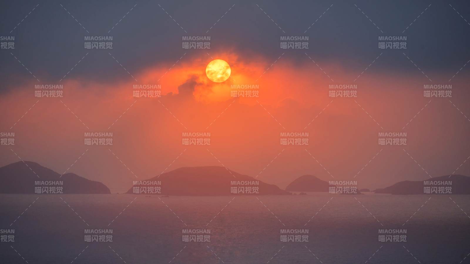 海上日落 島嶼剪影
