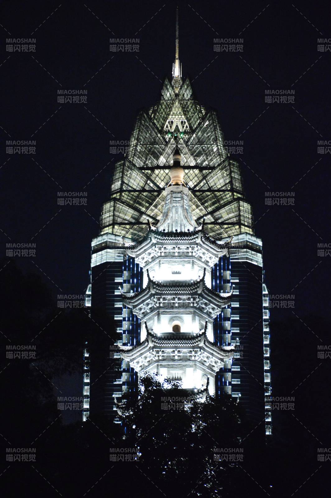 夜景中的溫州巽山塔