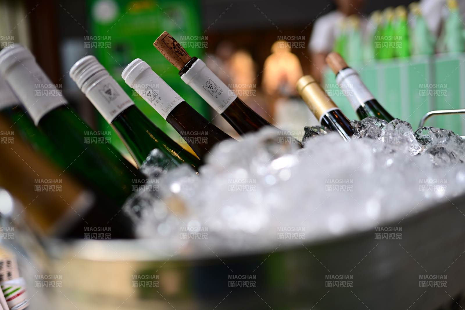 冰桶中的美酒佳釀