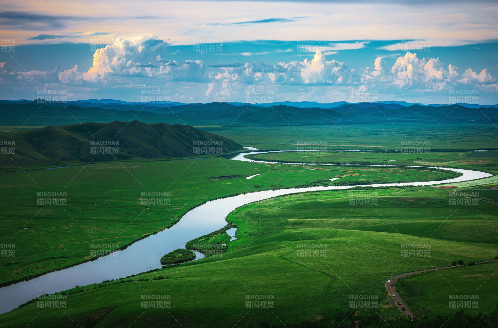 草原河流蜿蜒美景  額爾古納河