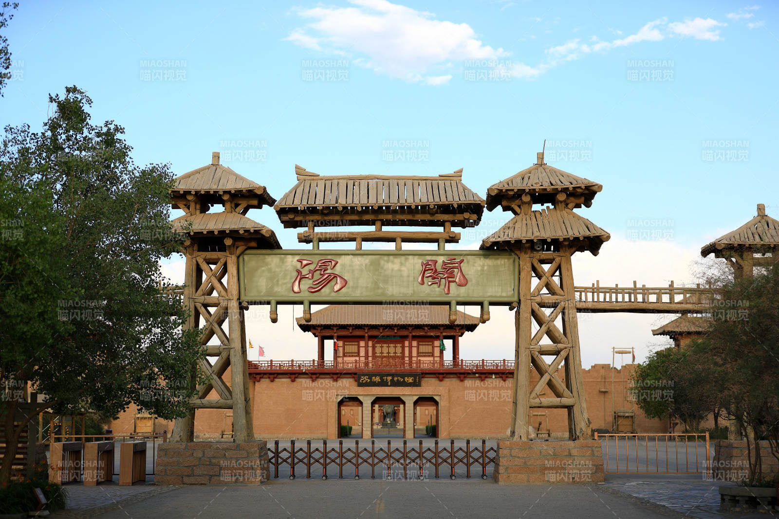 古風建筑入口牌坊--陽關景區