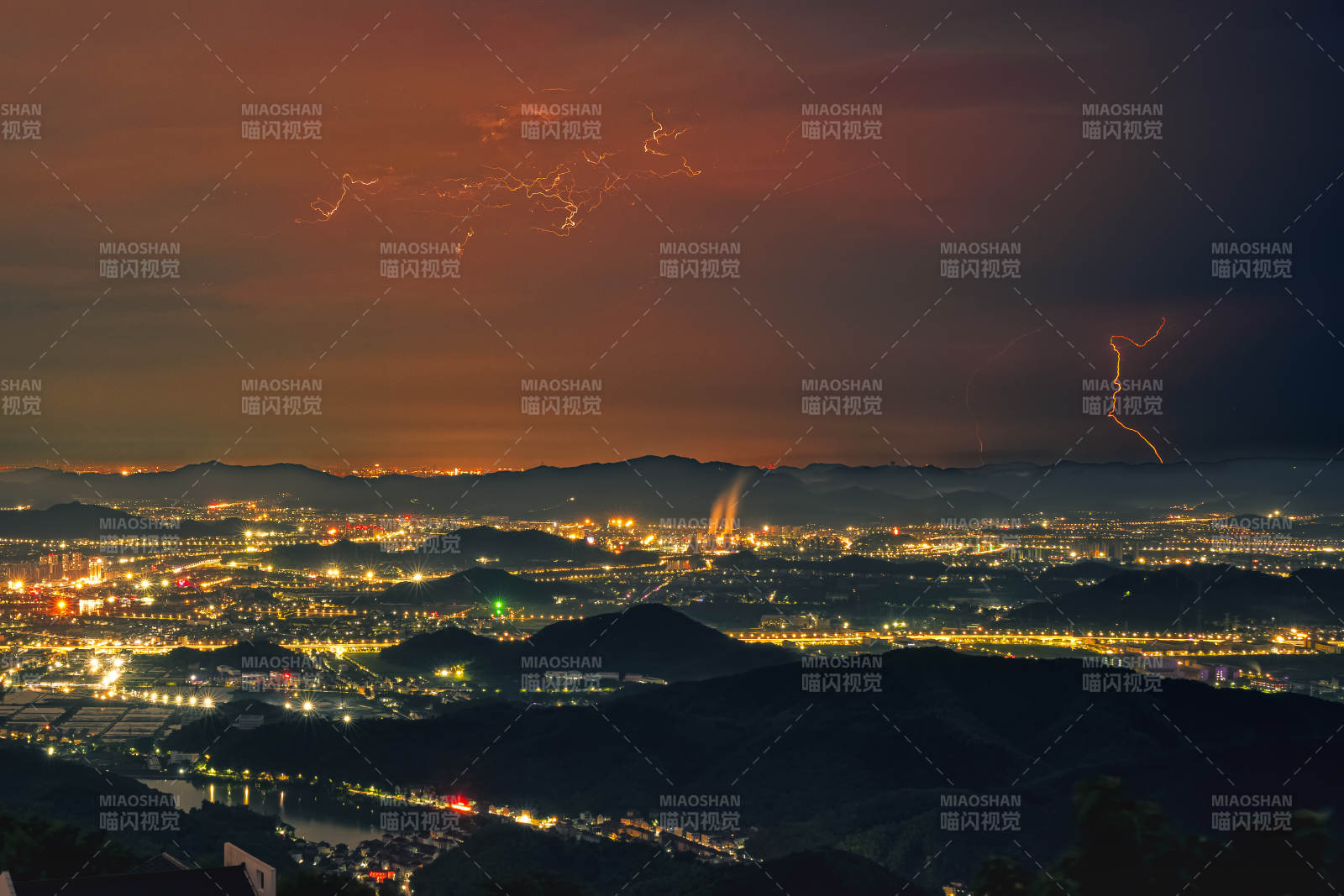 夜幕雷電 城市燈火輝煌 望江閣