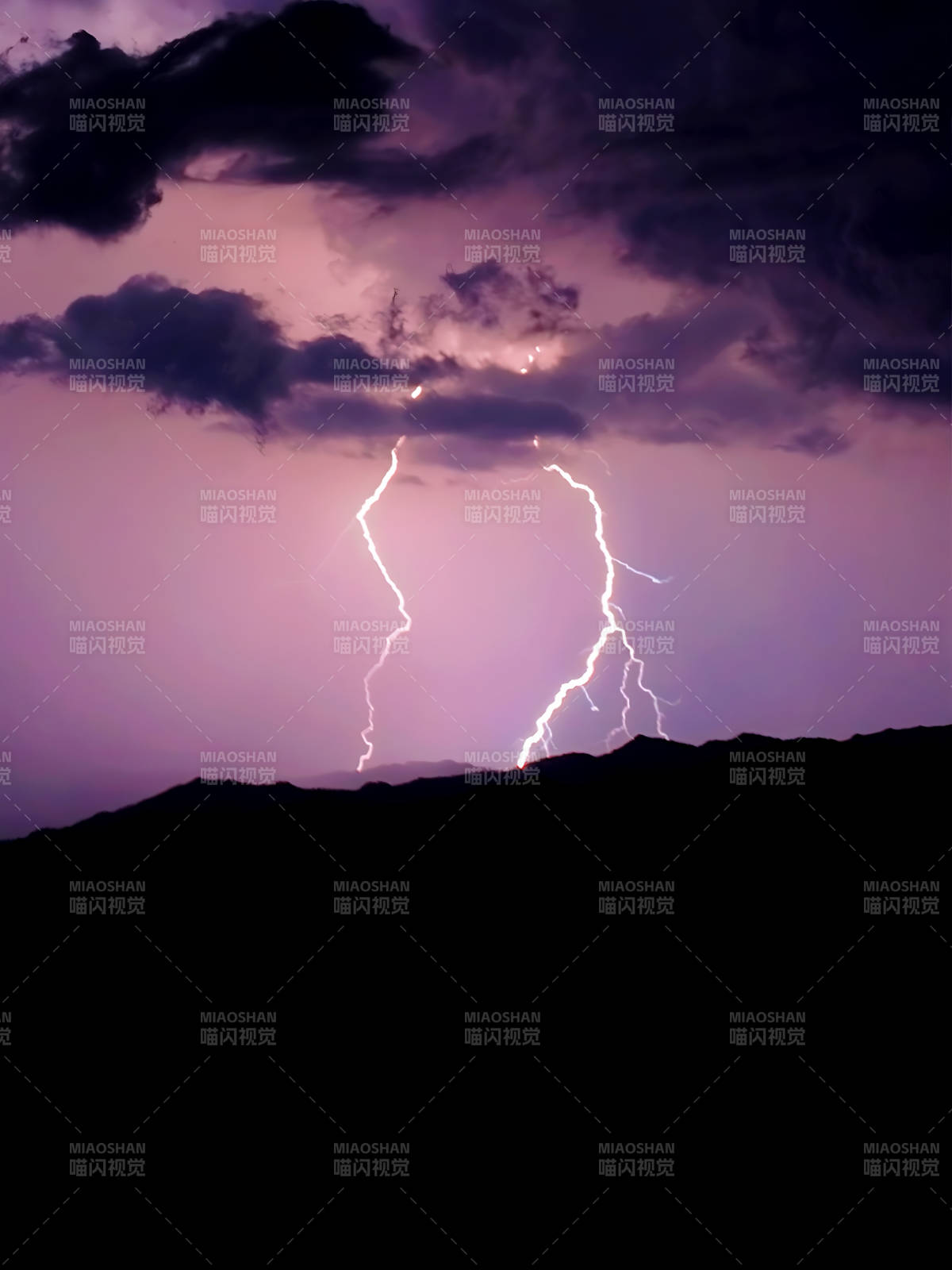 雷電交加夜空璀璨