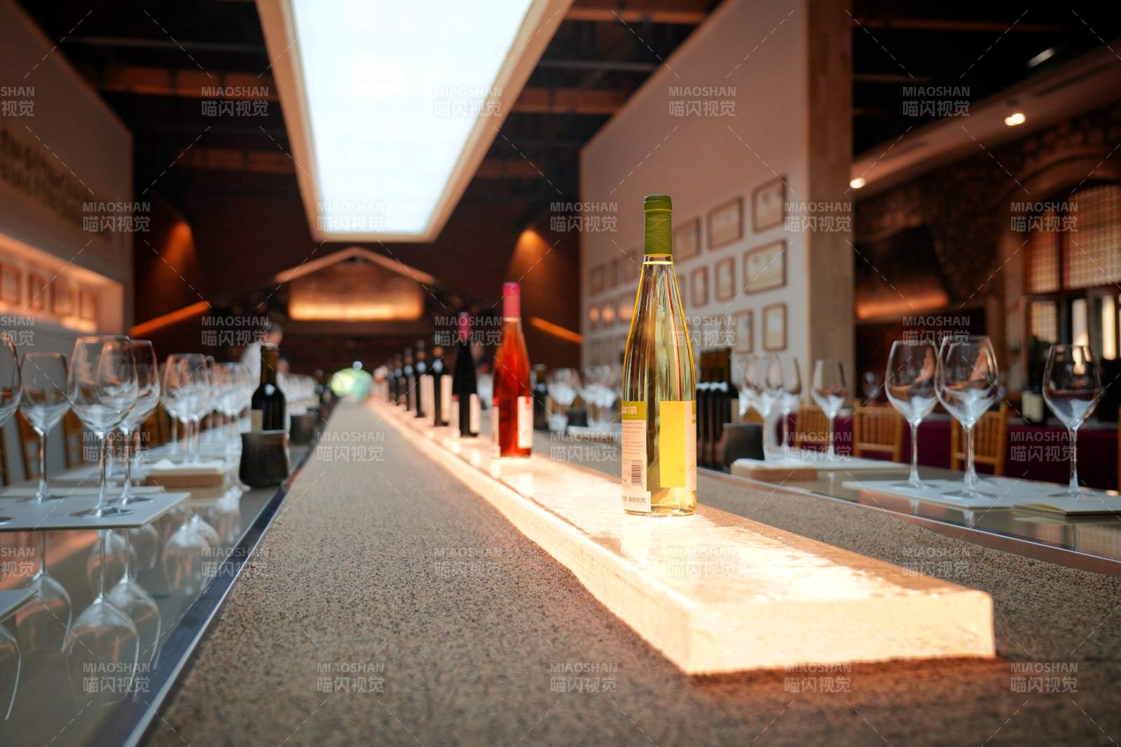 酒廊吧臺展示區