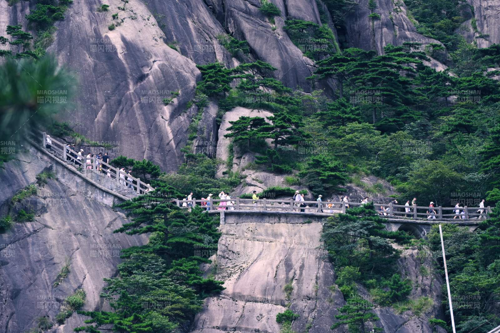 黃山棧道 險峻奇美