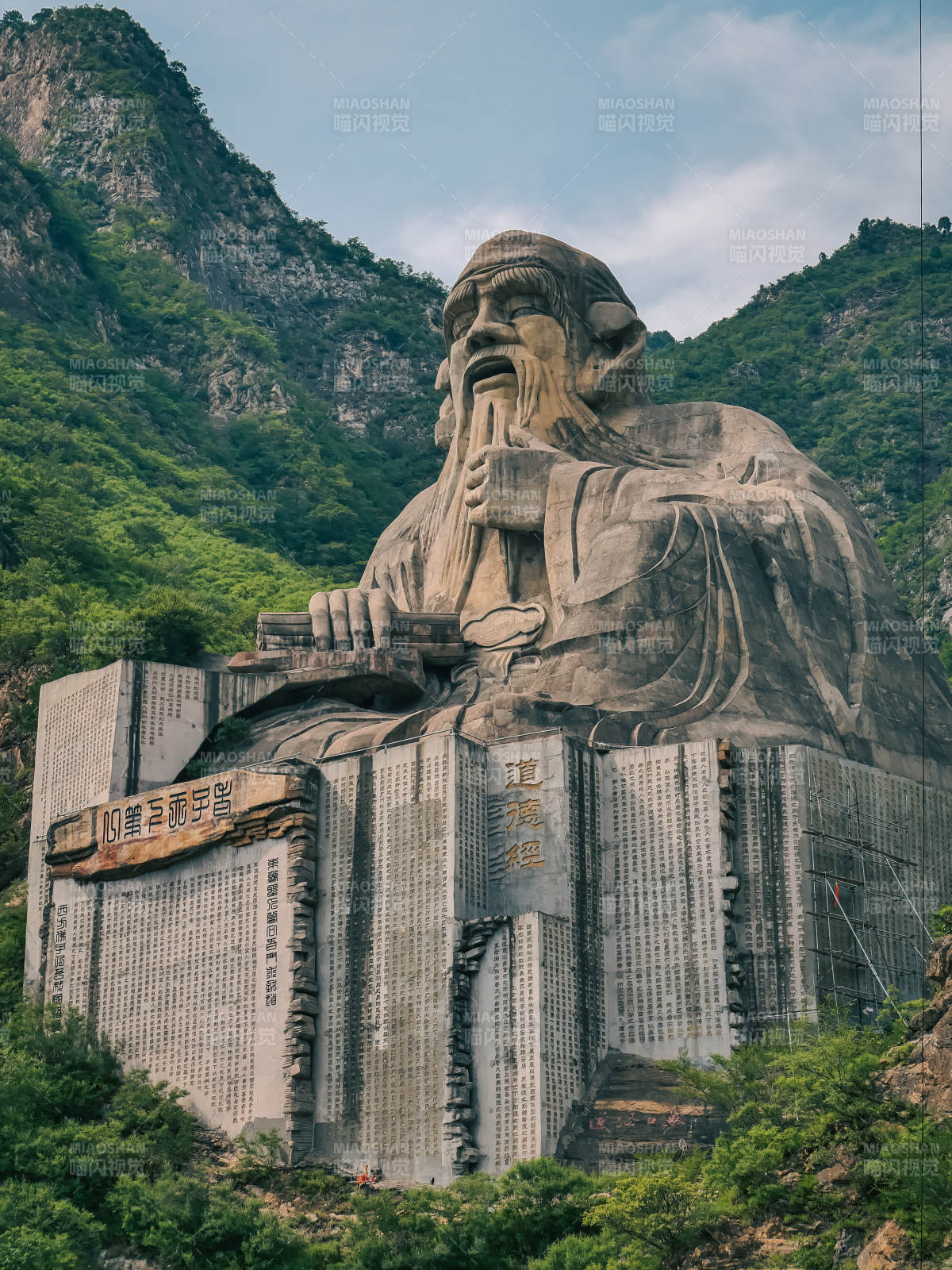  北京圣蓮山的老子巨型雕像