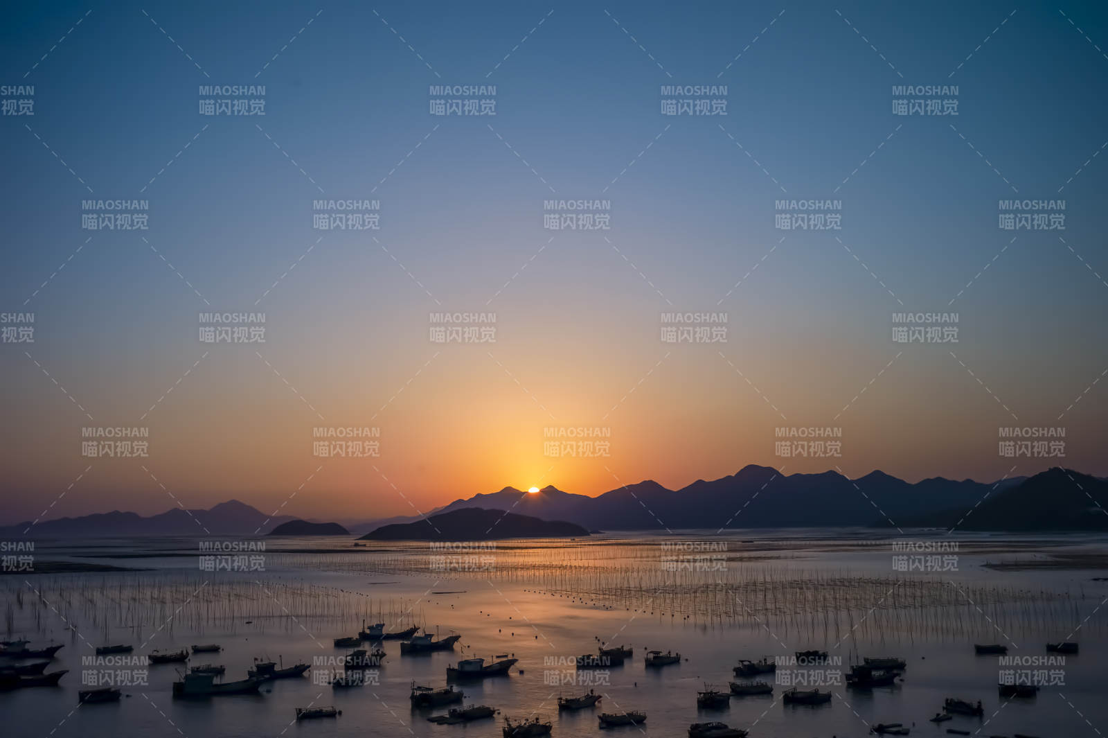 夕陽下的霞浦漁港寧靜美景
