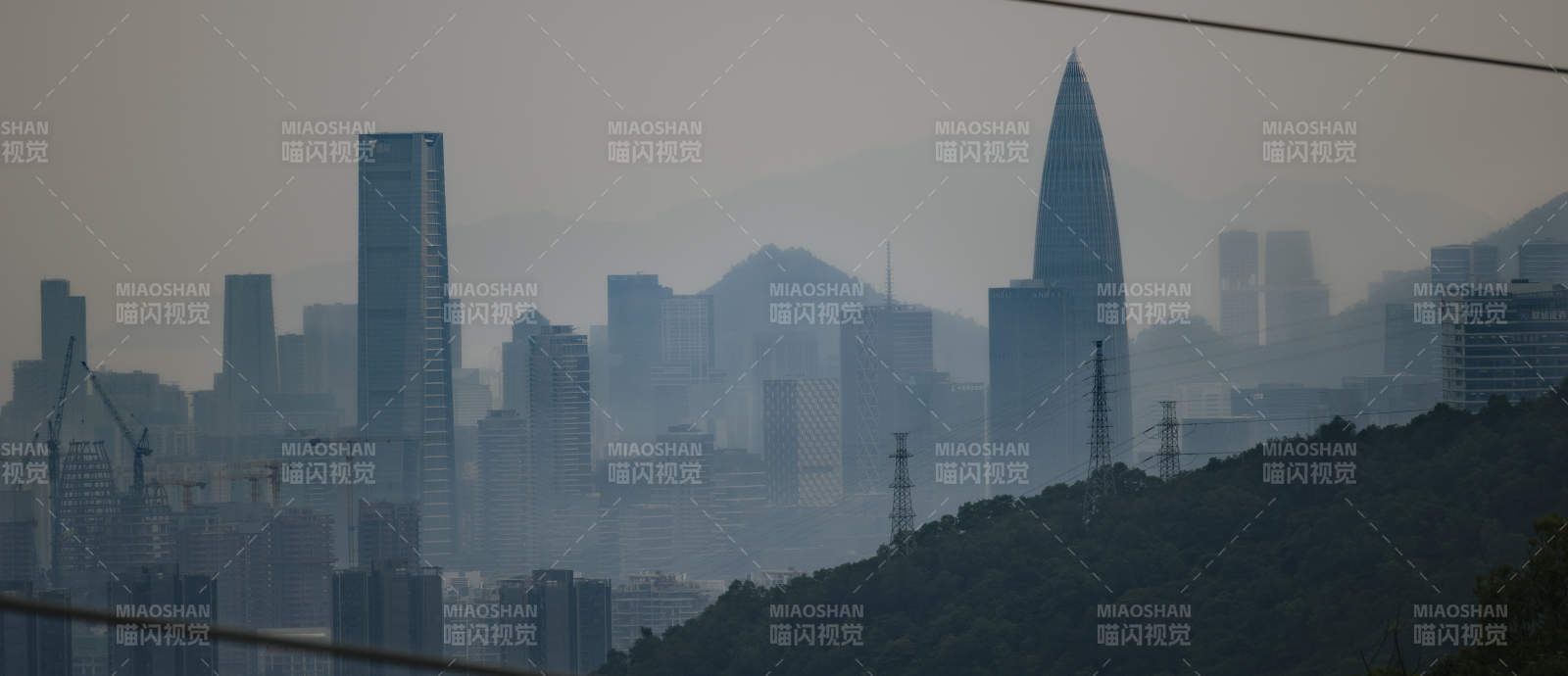 深圳霧中剪影
