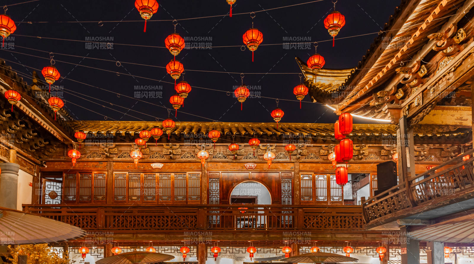 古建筑夜景燈籠高掛