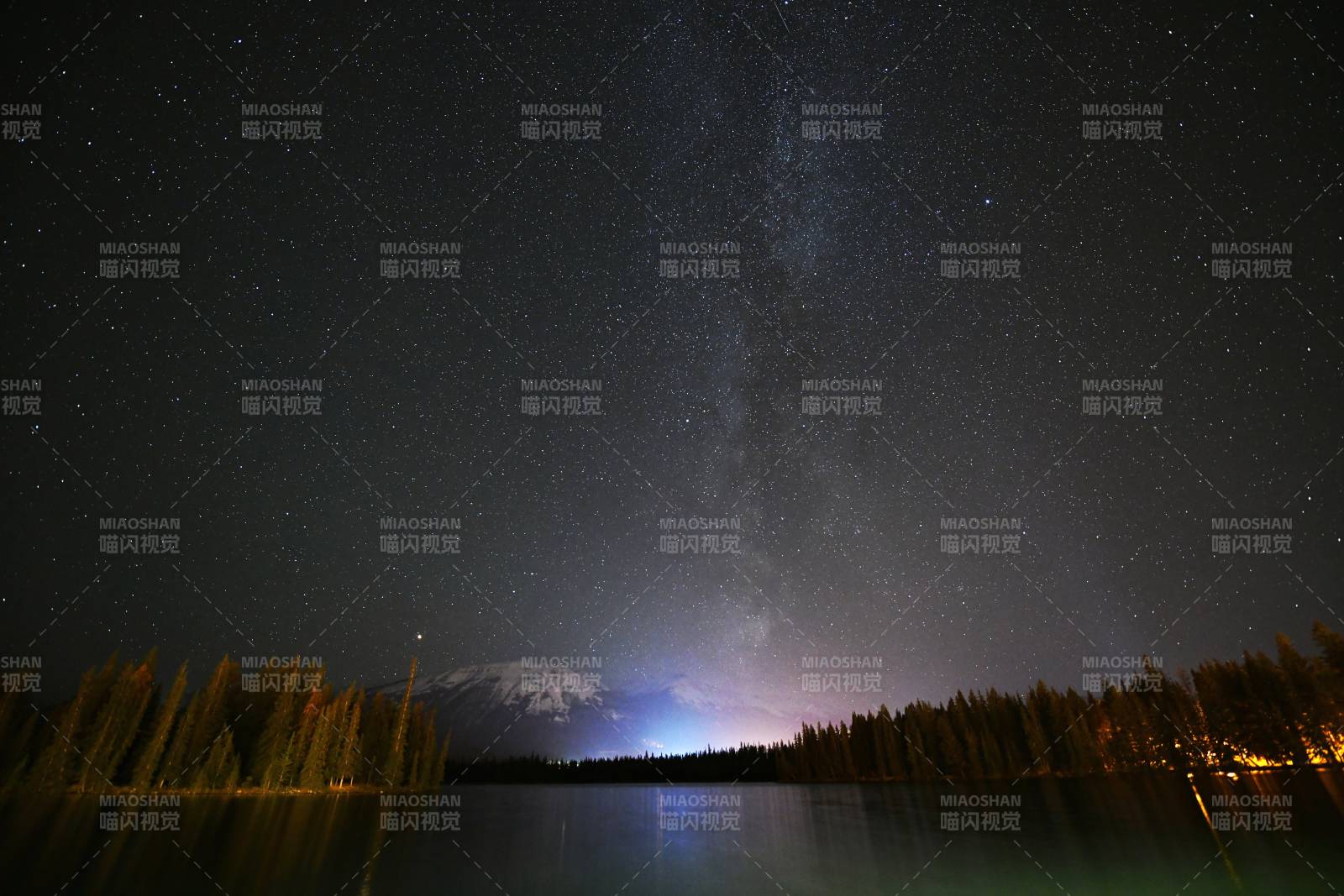 銀河夜景 湖畔星光
