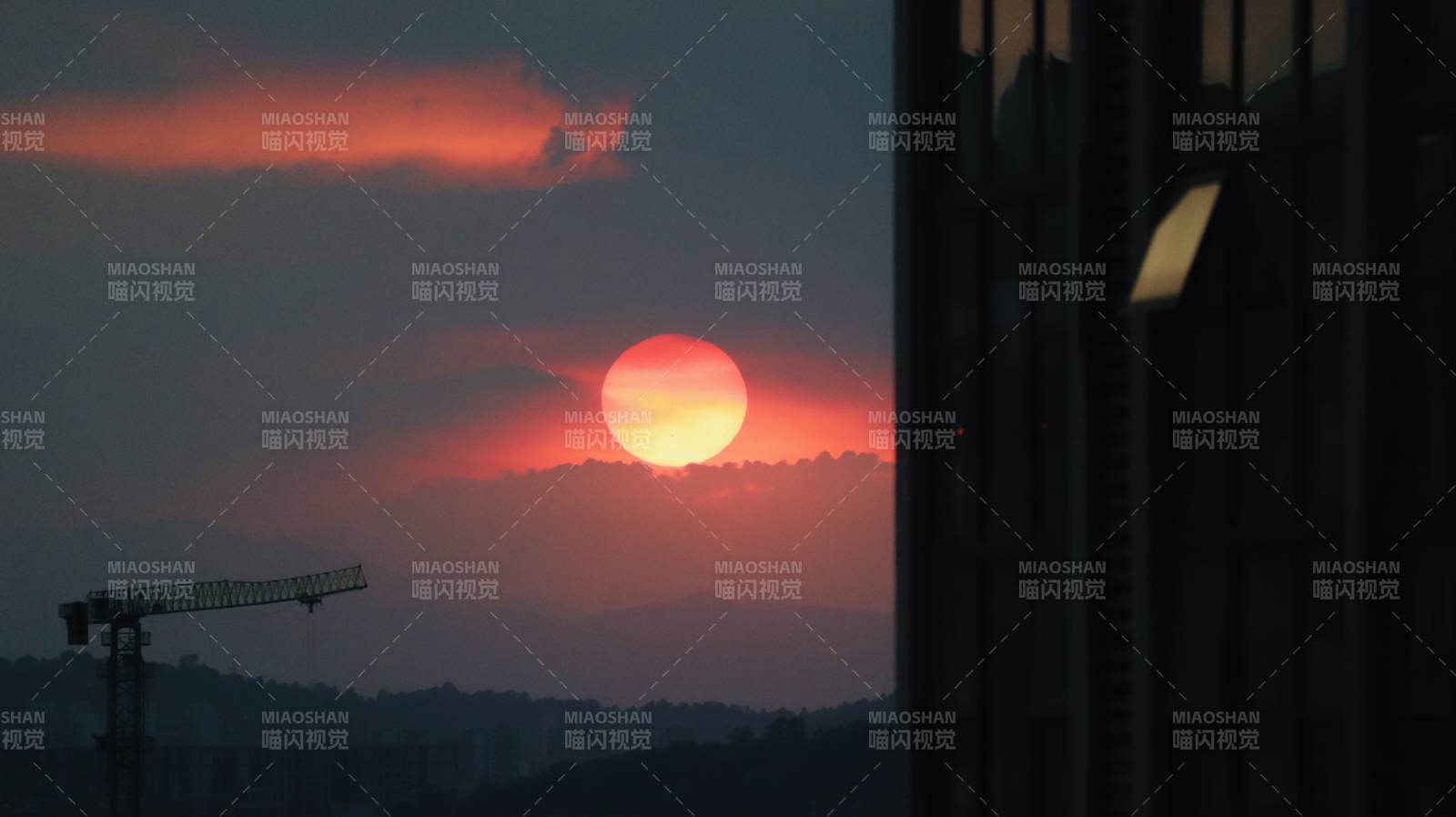 夕陽西下 城市剪影