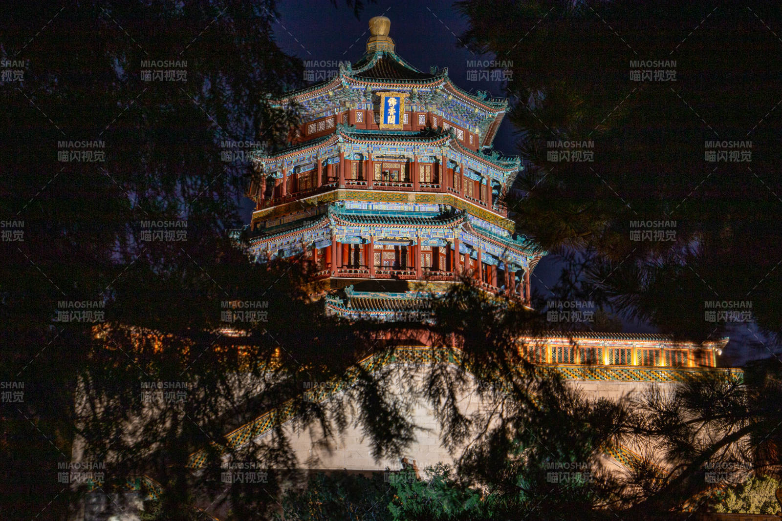 夜色中的頤和園佛香閣