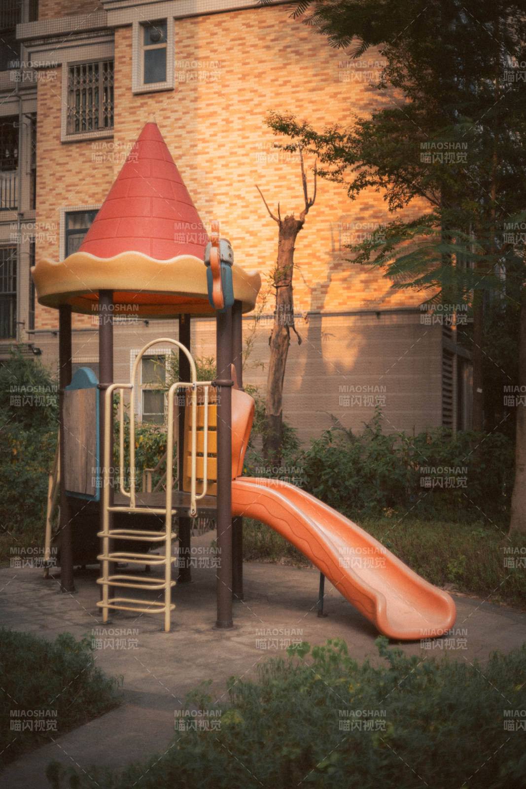 兒童樂園滑梯小屋