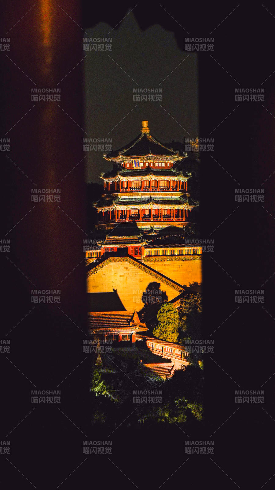 頤和園夜色中的古塔光影