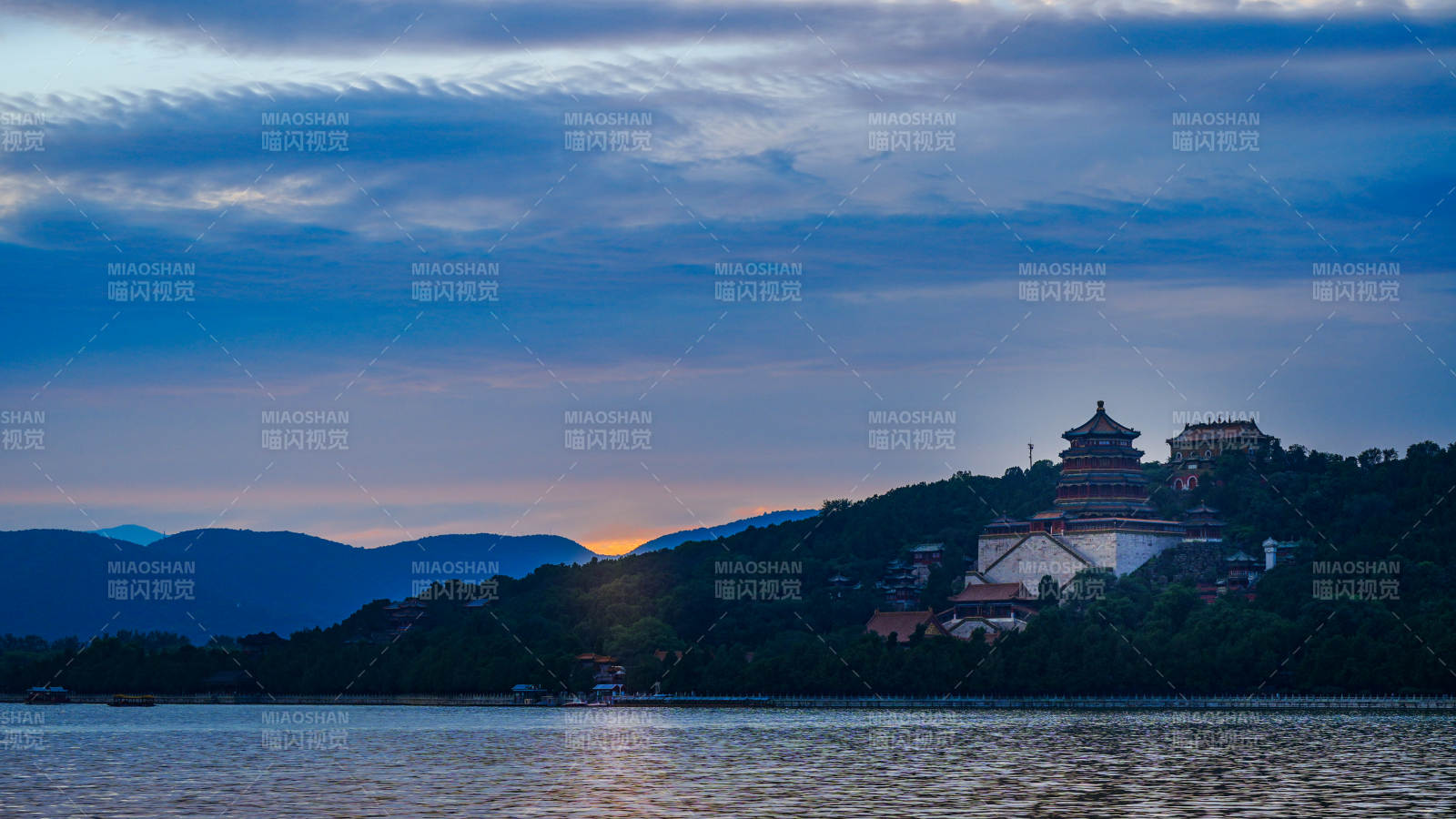 頤和園湖畔夕陽美景