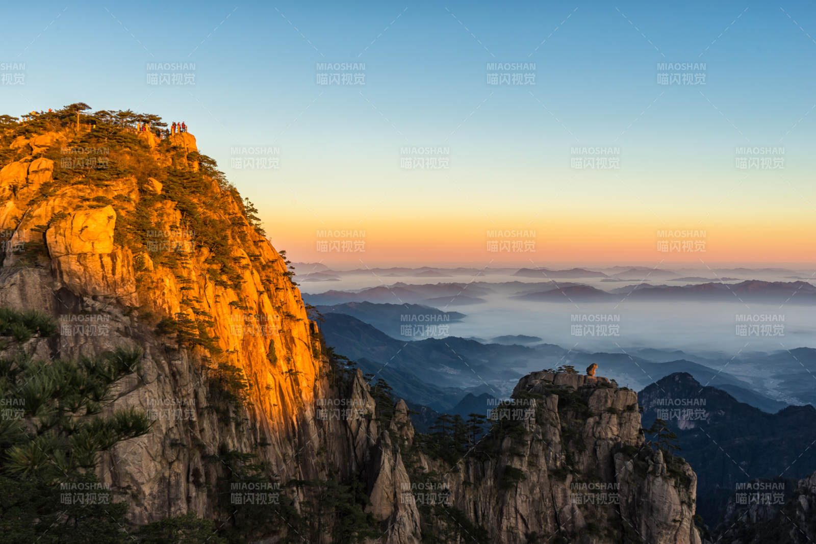 黃山獅子峰日出日照金山