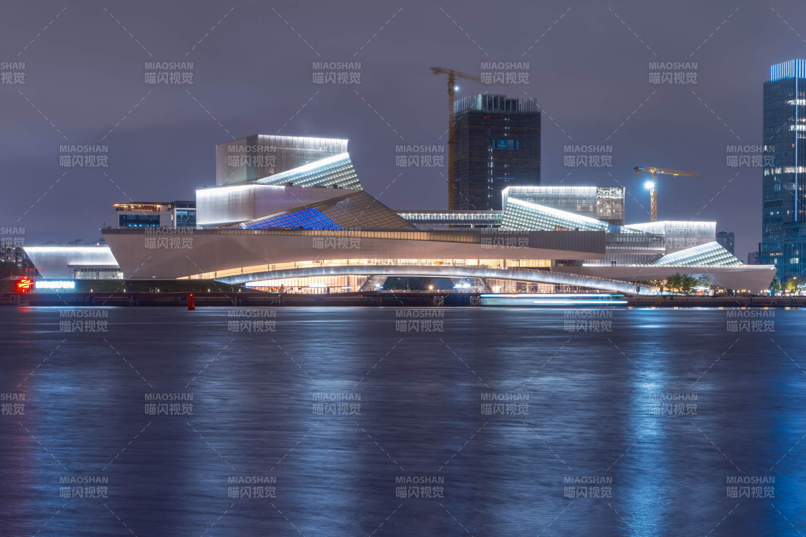 夜景現(xiàn)代建筑群廣州白鵝潭大灣區(qū)藝術(shù)中心
