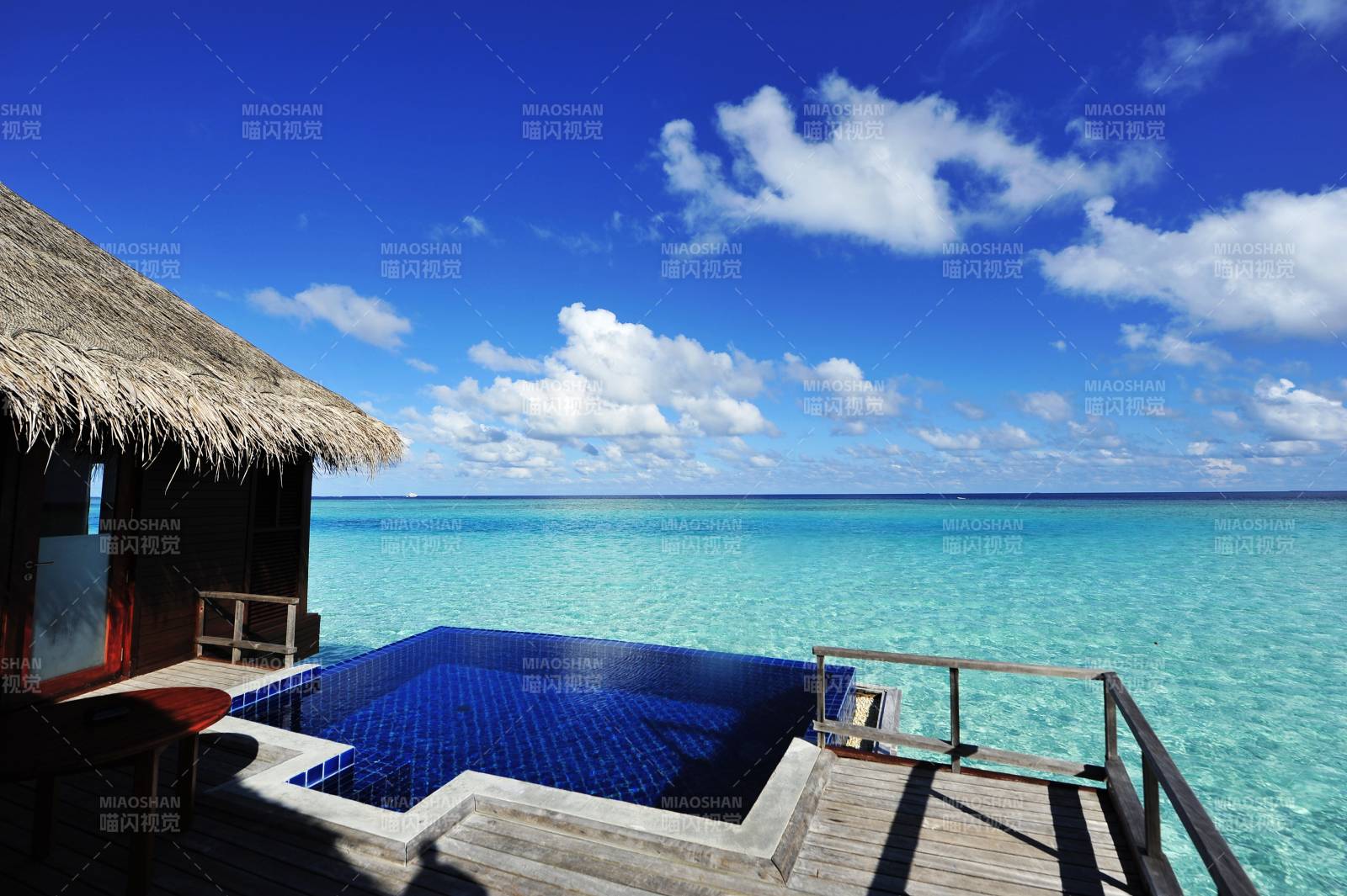 馬爾代夫海島別墅泳池美景