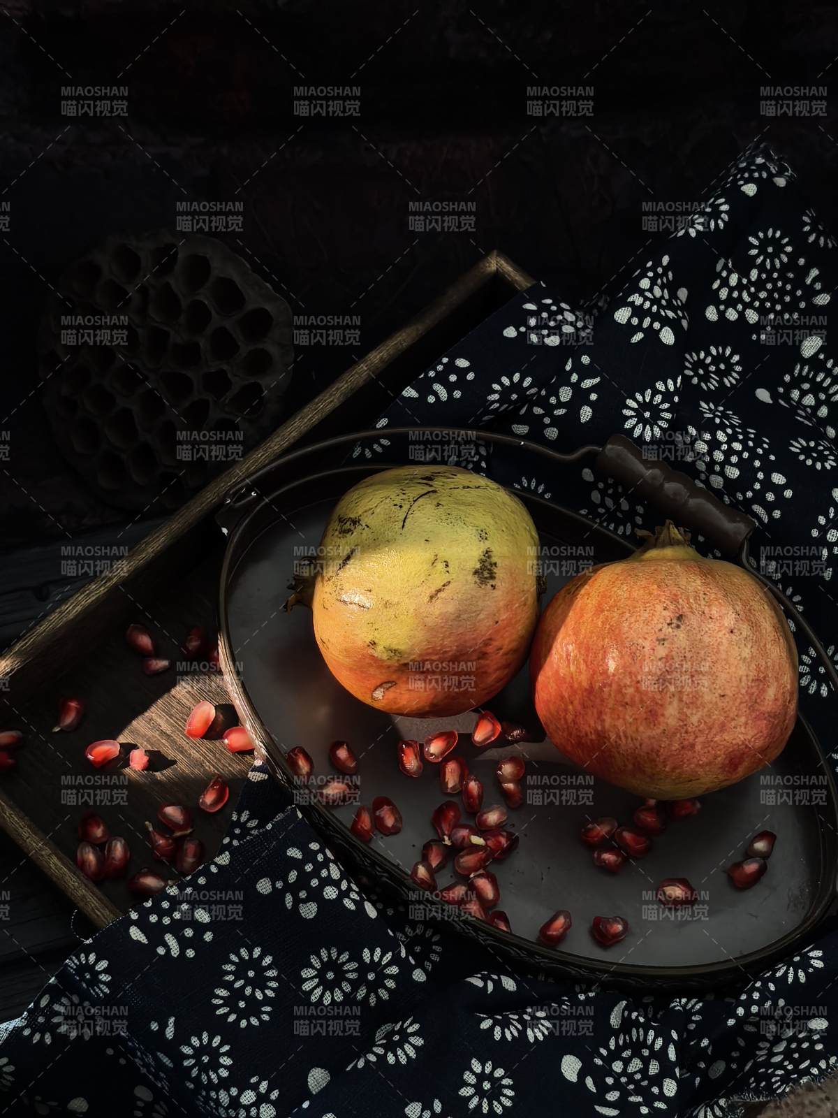 秋日果實(shí)靜物圖