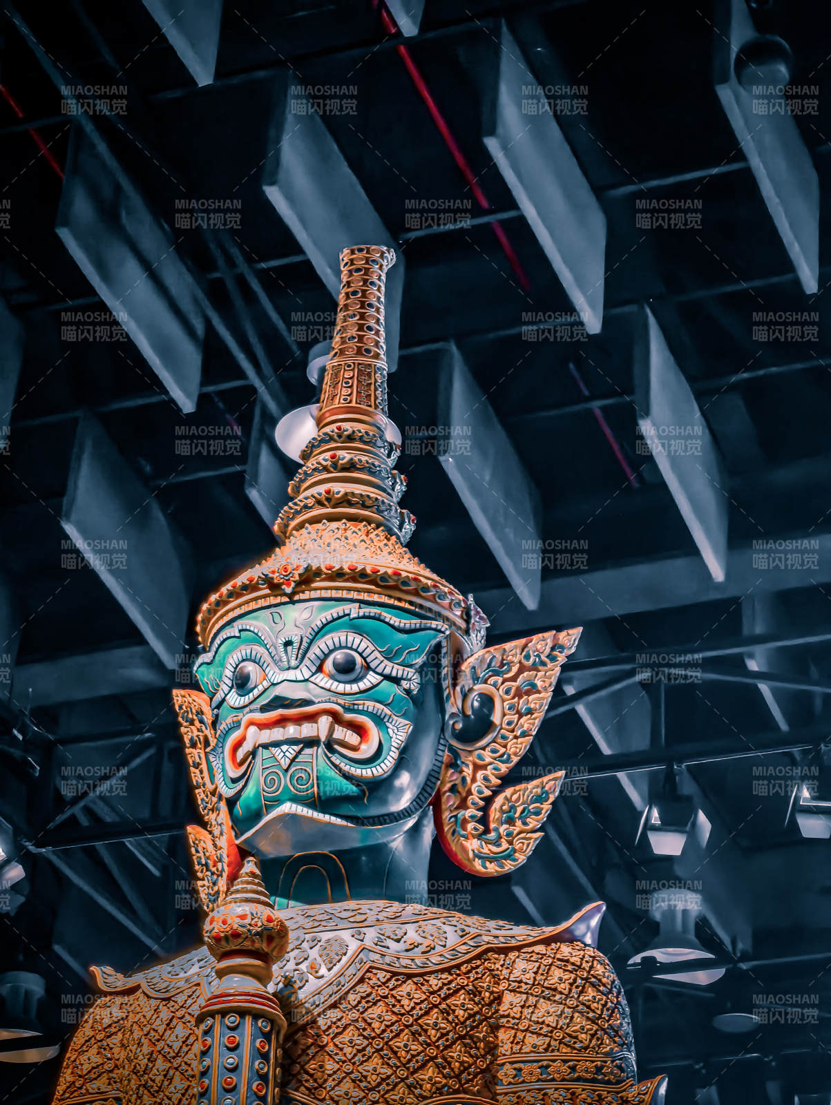 世博博物館中泰國神像的華麗與威嚴(yán)