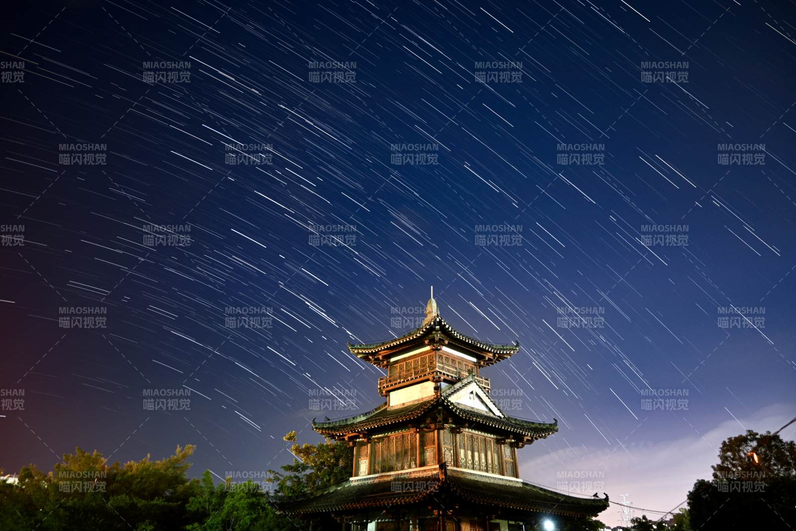 園博園古塔夜空星軌璀璨
