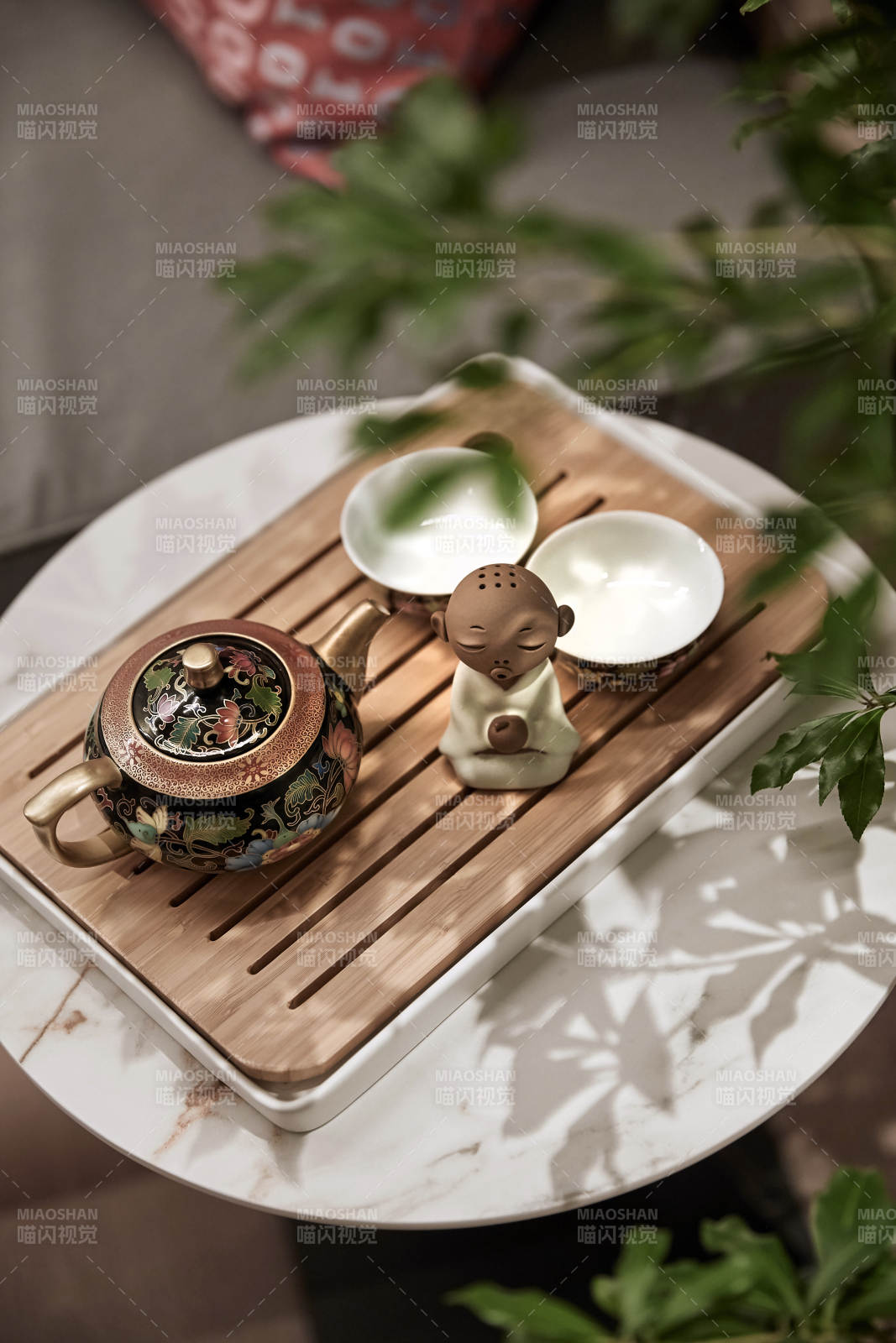 茶具靜謐 綠意相伴