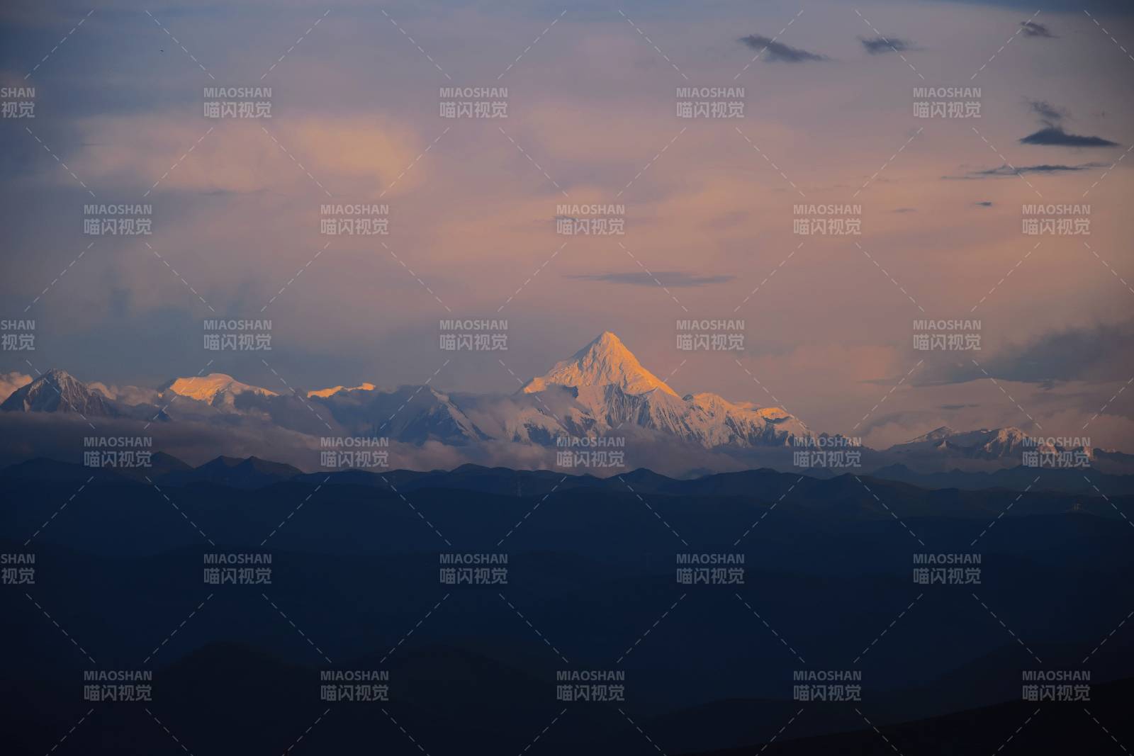 貢嘎雪山