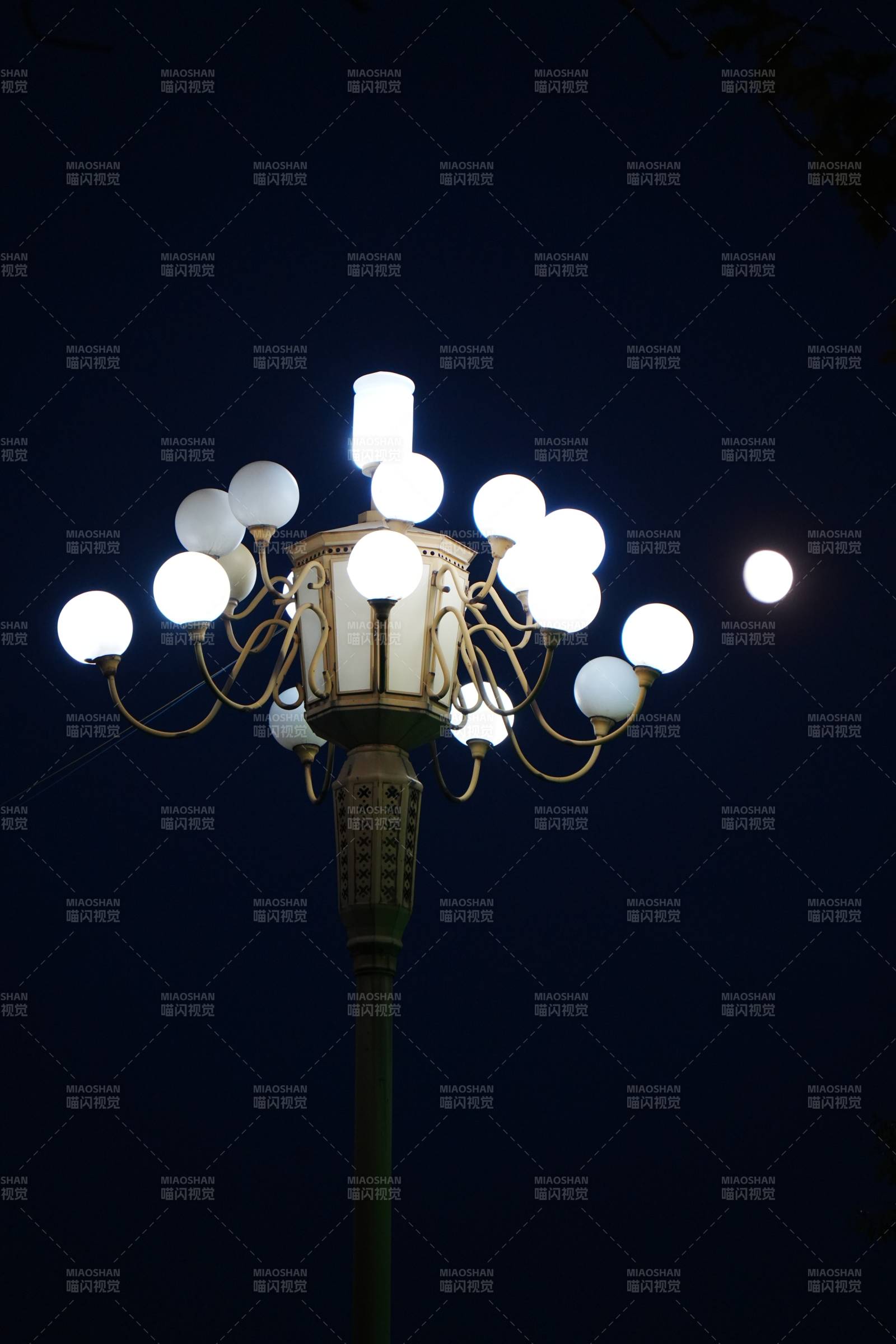 夜燈璀璨