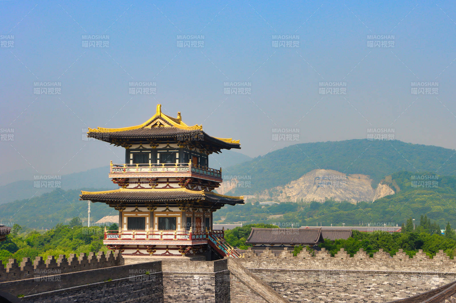 襄陽唐城古塔巍峨山景美