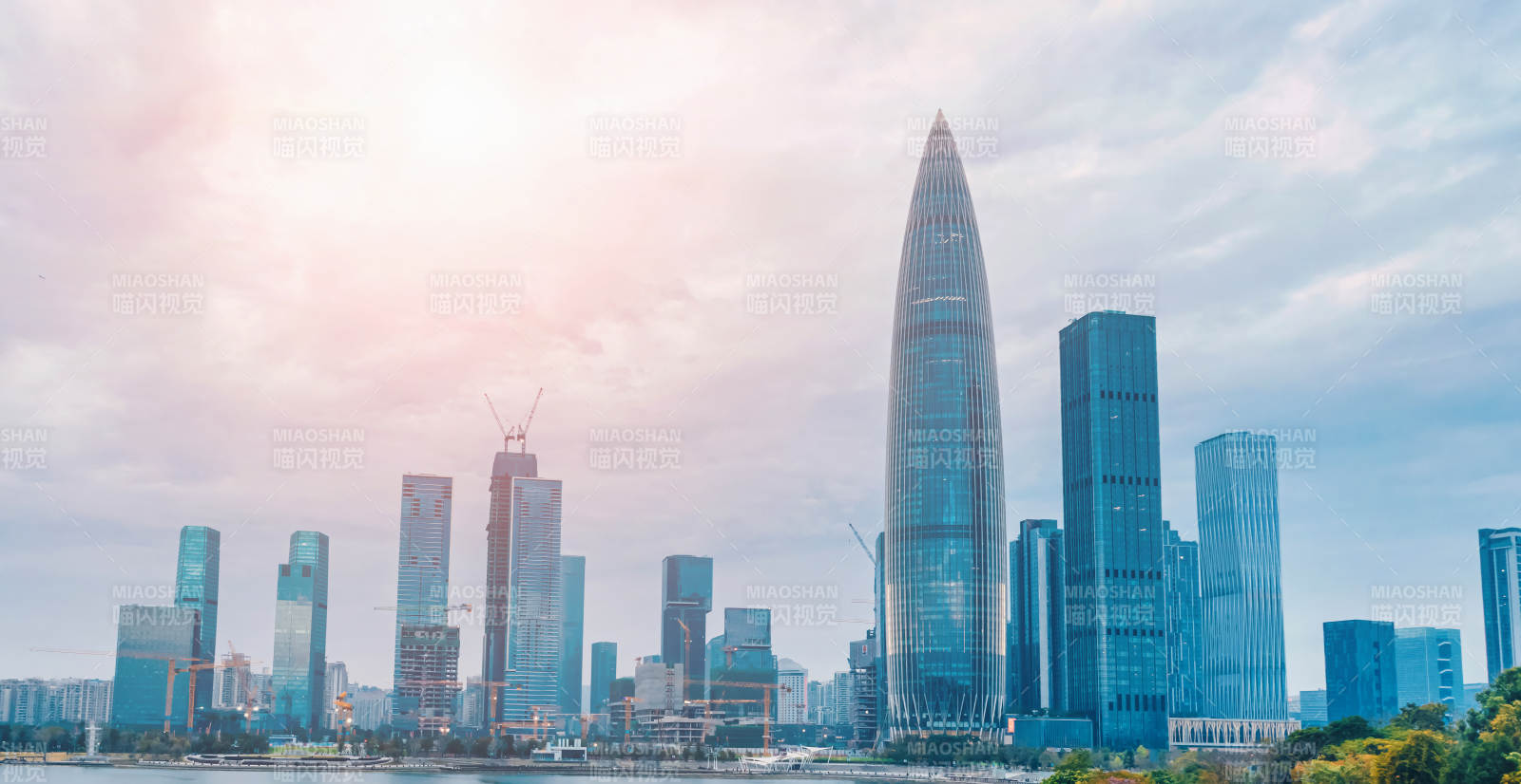深圳南山區深圳灣金融區中國華潤大廈建筑