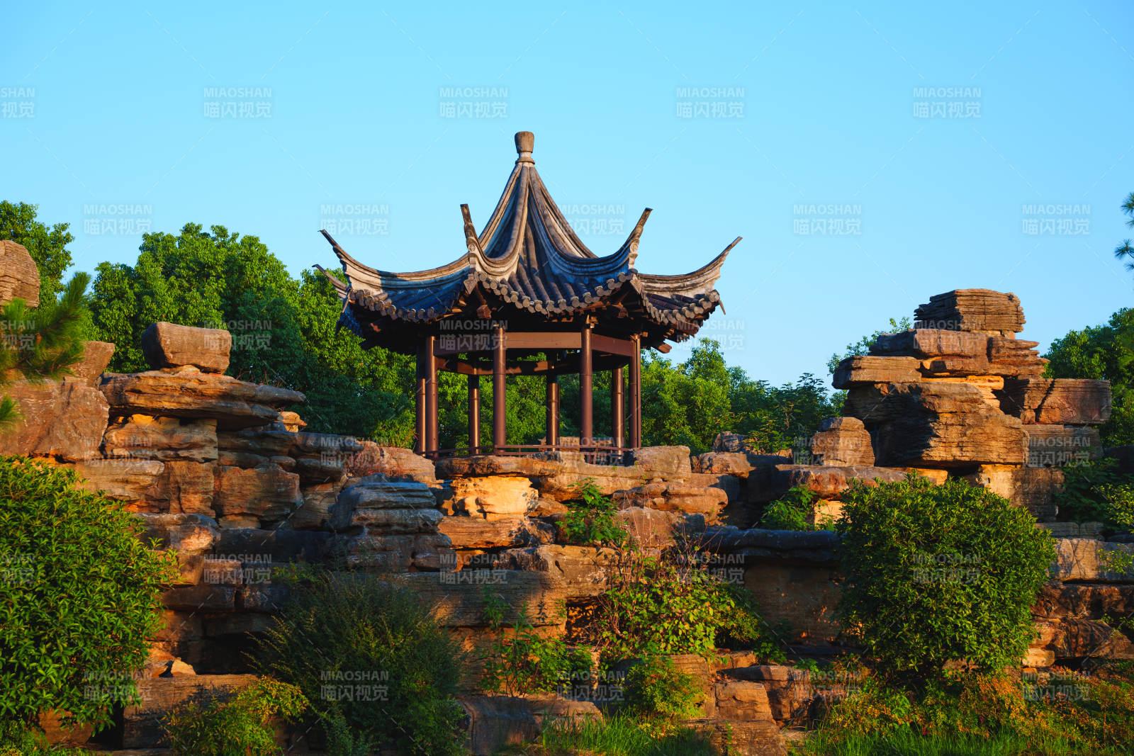 紹興迪蕩湖景區亭臺景色