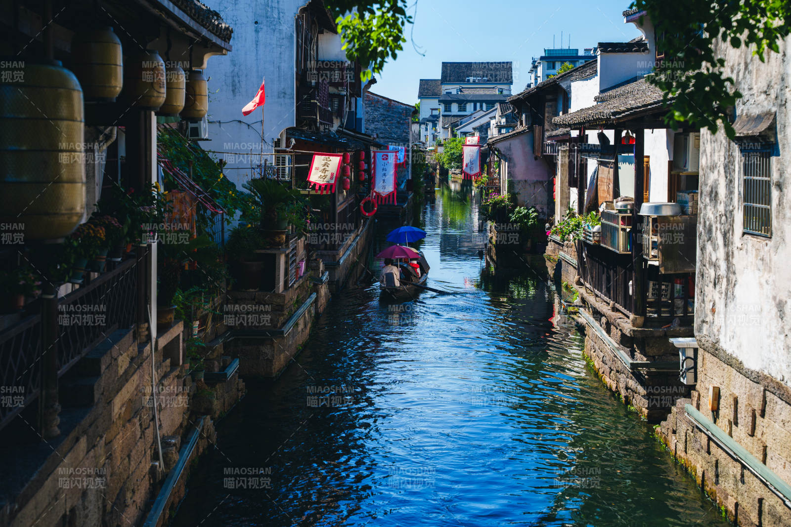 紹興水鄉小巷游船行