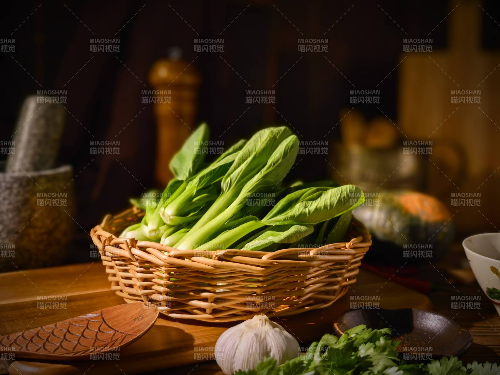 新鮮青菜籃中盛