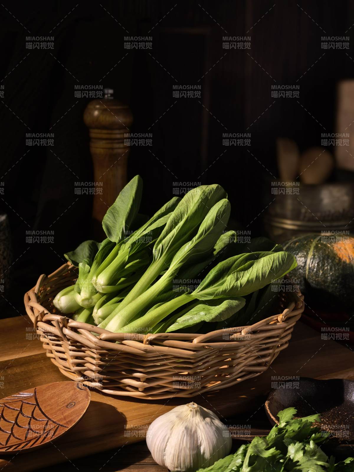 青菜籃中鮮嫩綠