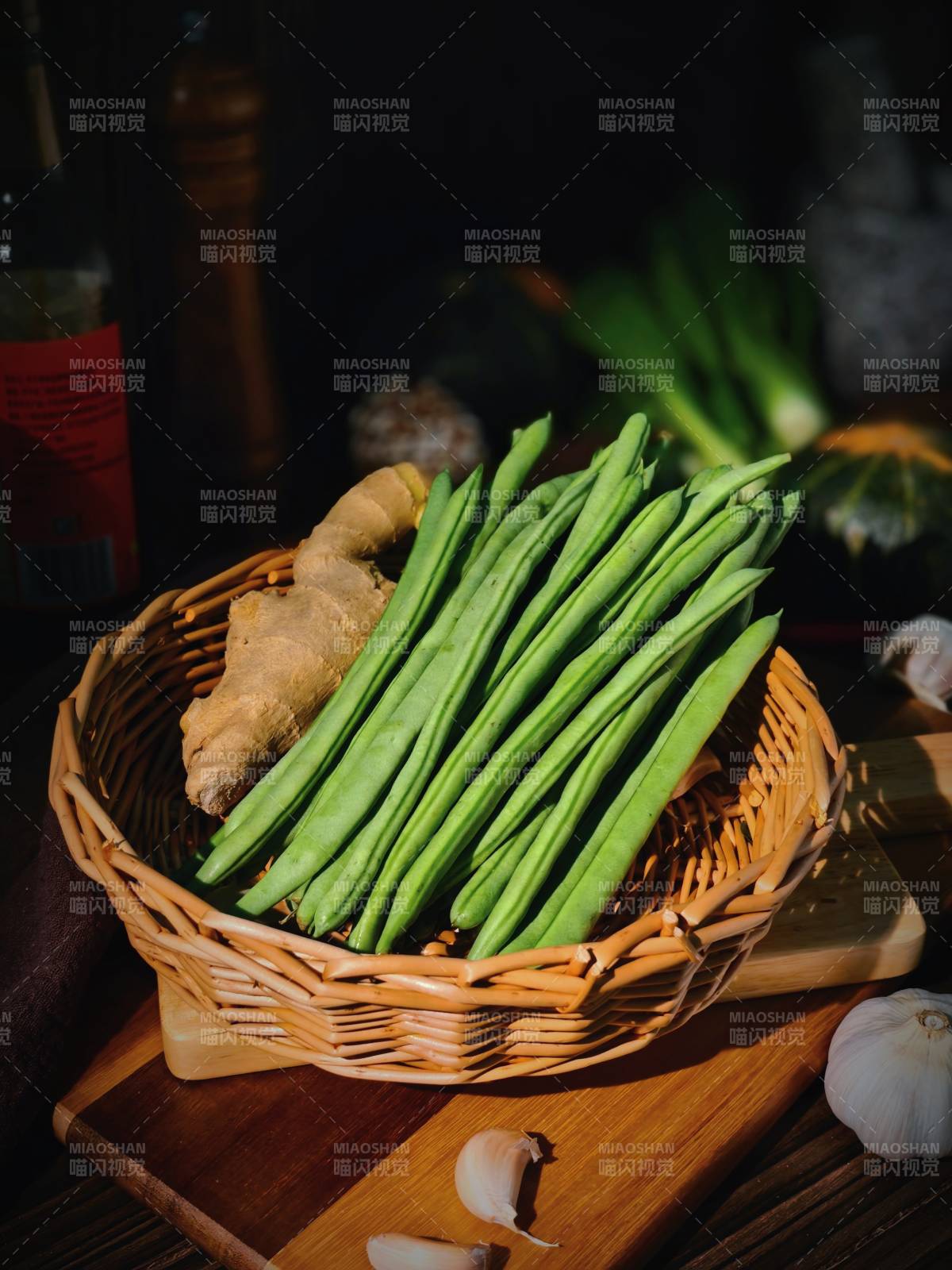 新鮮豆角與姜蒜