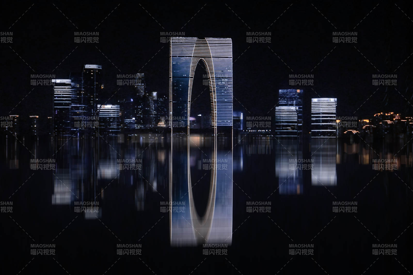 夜幕下的蘇州城市倒影