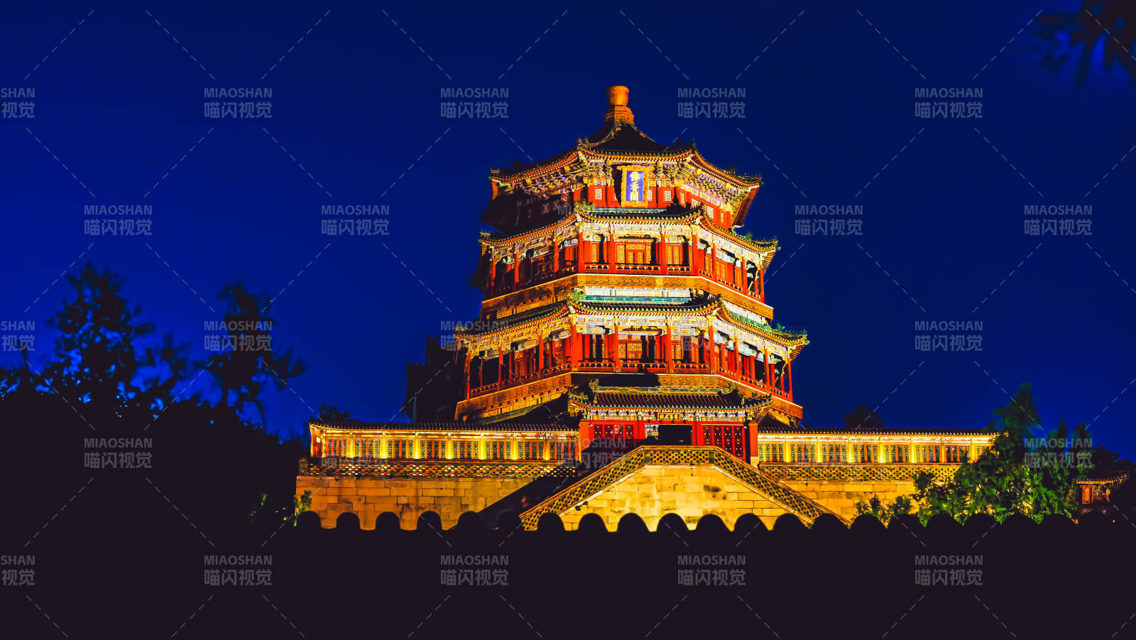 夜色中的佛香閣