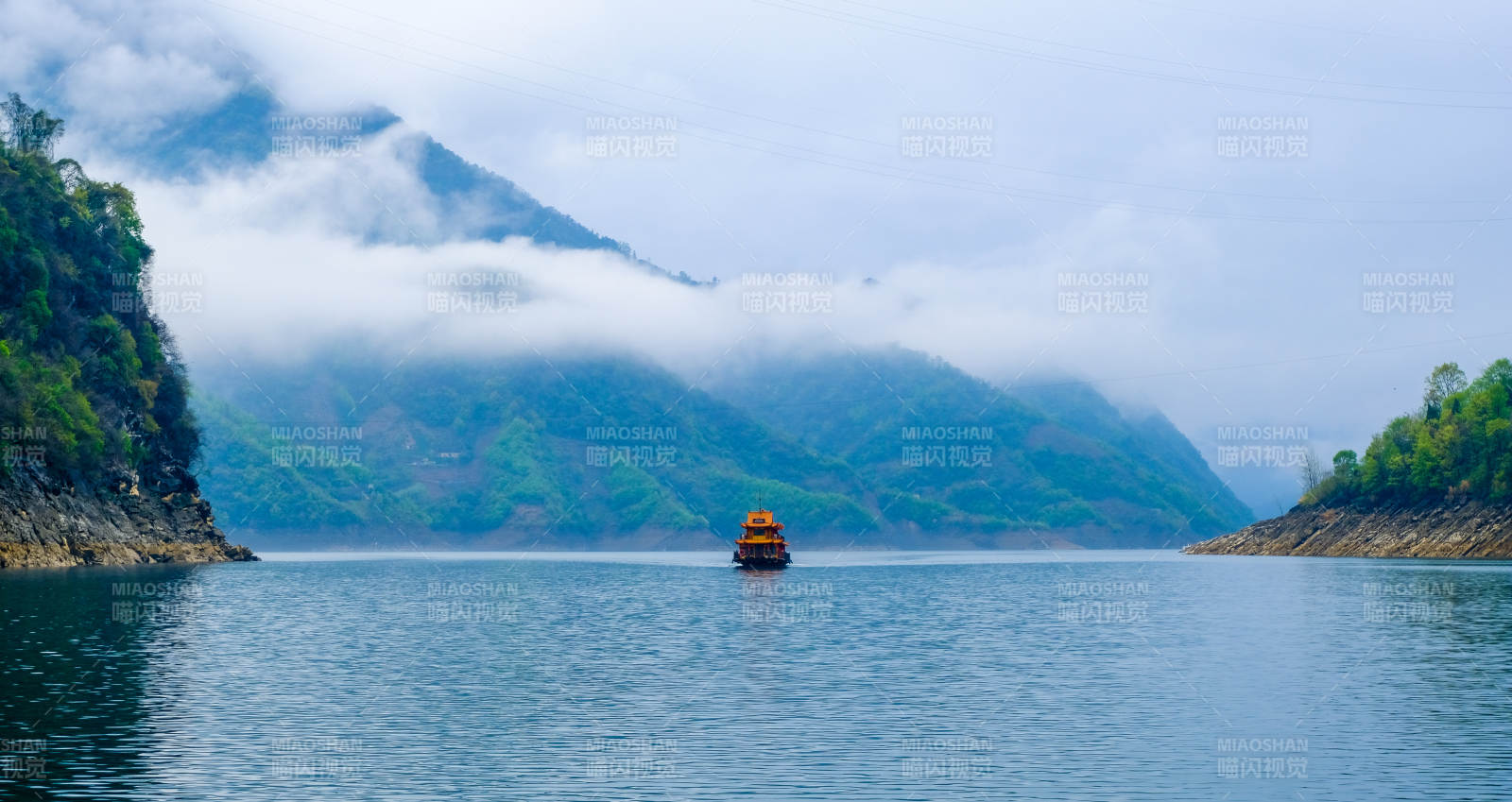 宜昌清江畫廊山水云霧舟
