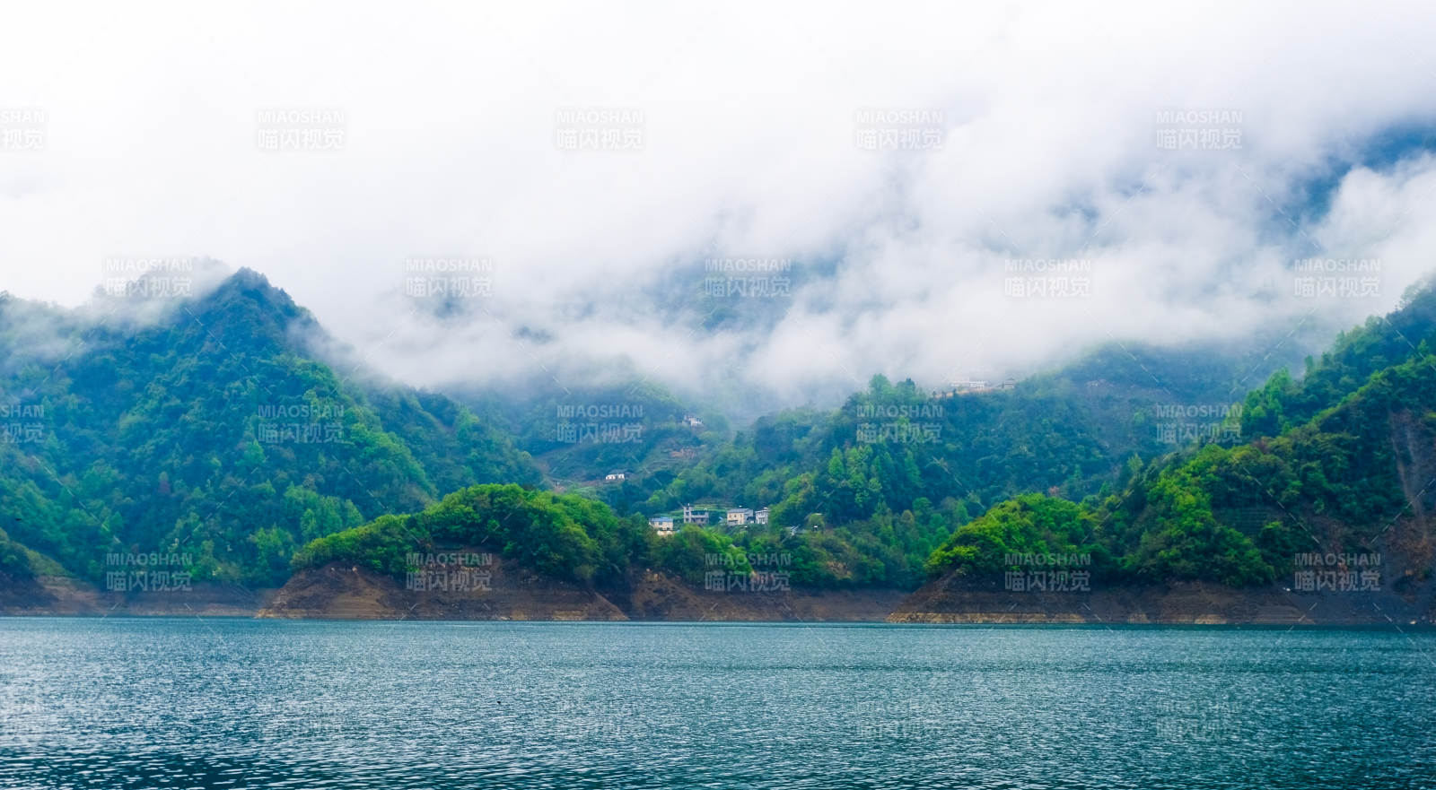 宜昌清江畫廊山水云霧繚繞