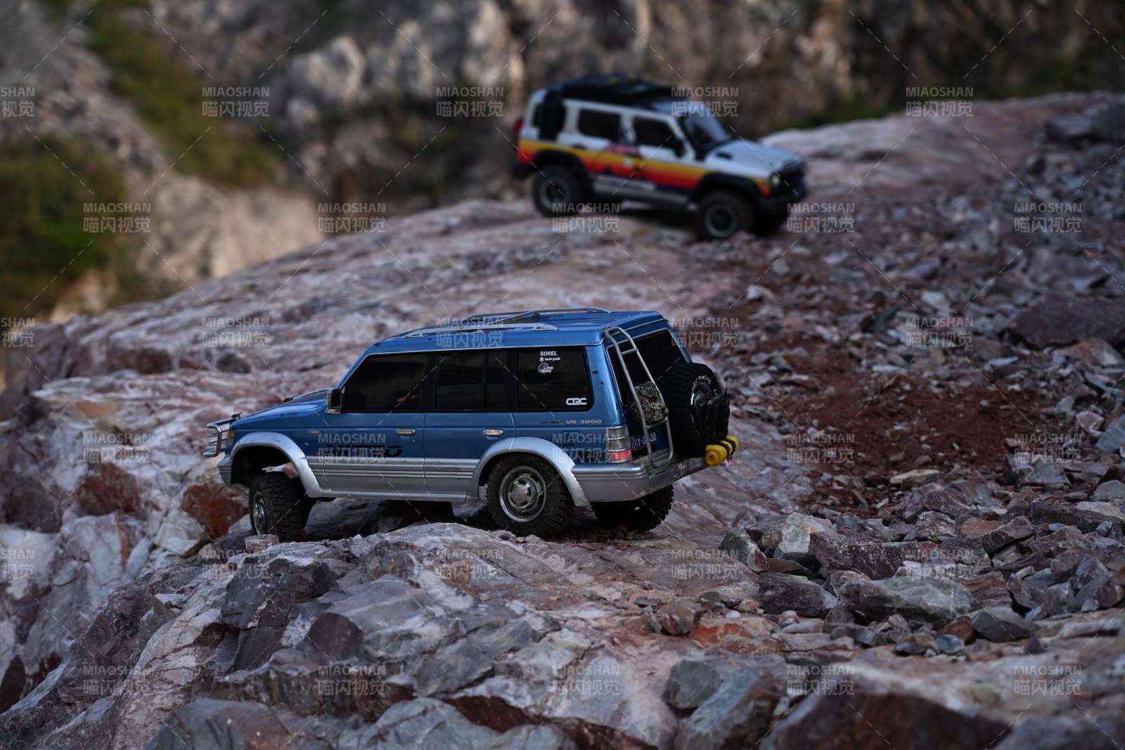 越野車攀巖挑戰(zhàn)
