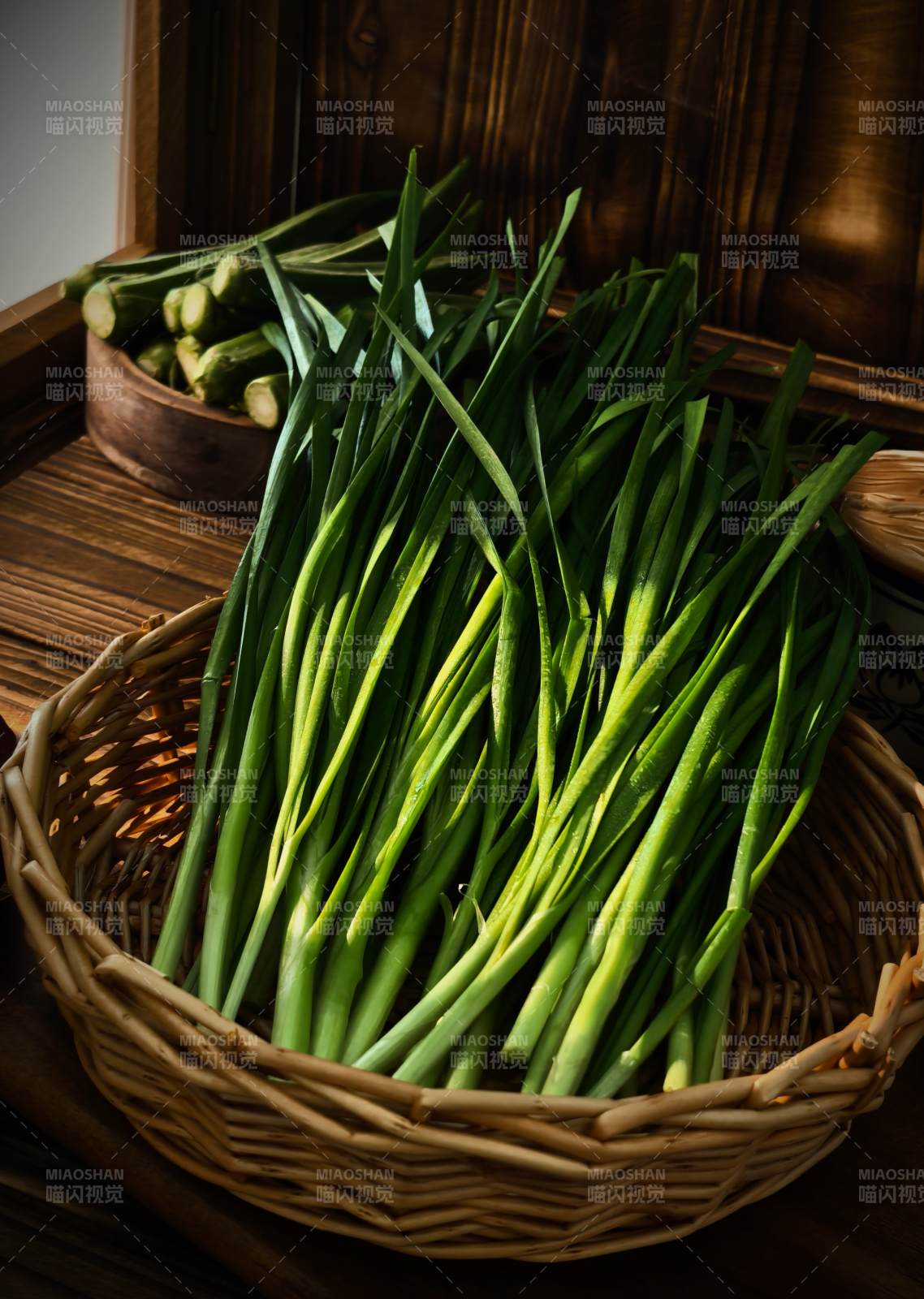 新鮮韭菜入籃