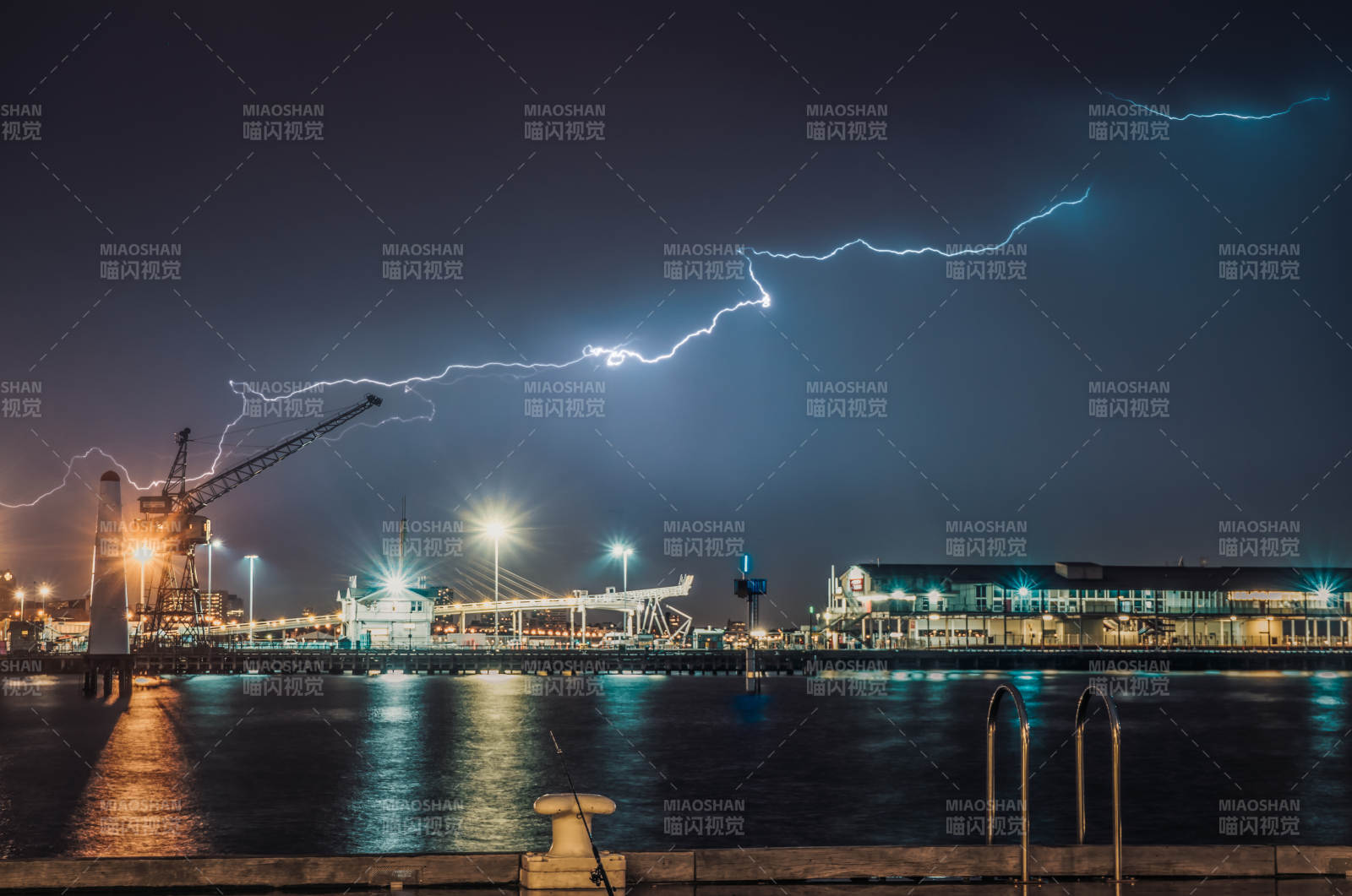 夜港閃電奇觀
