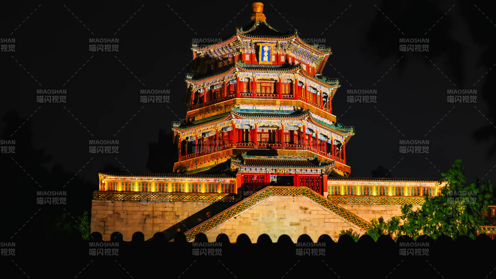 頤和園夜色中的古塔樓