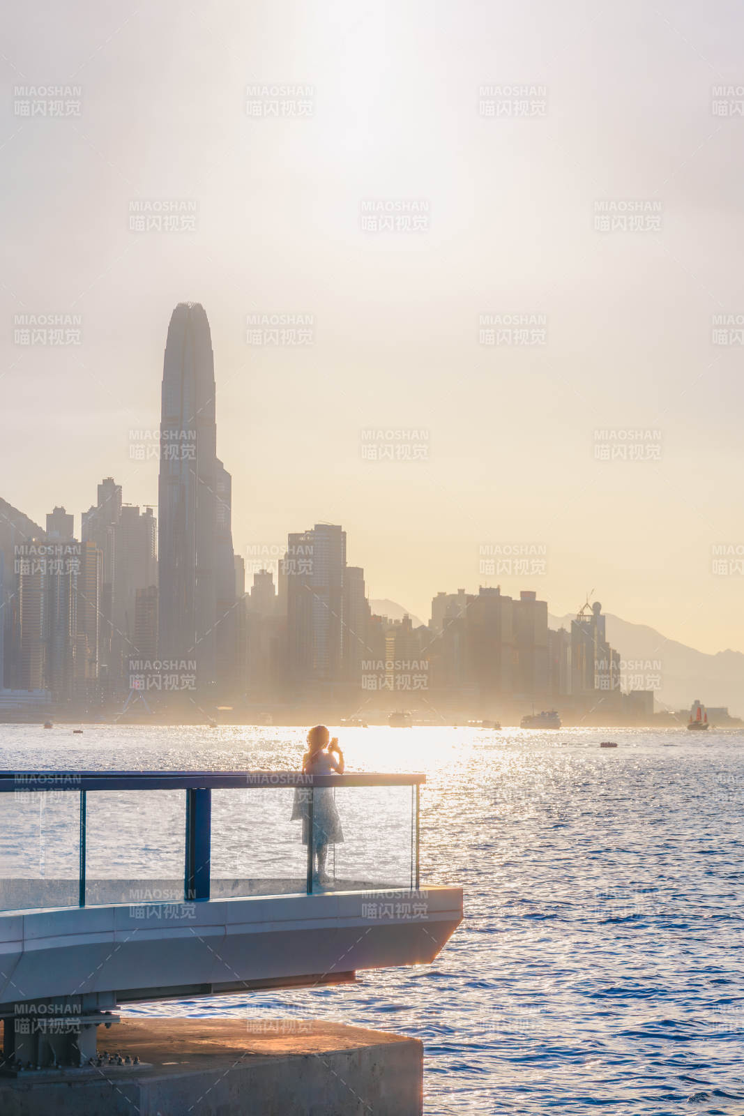港灣晨曦 靜謐如詩