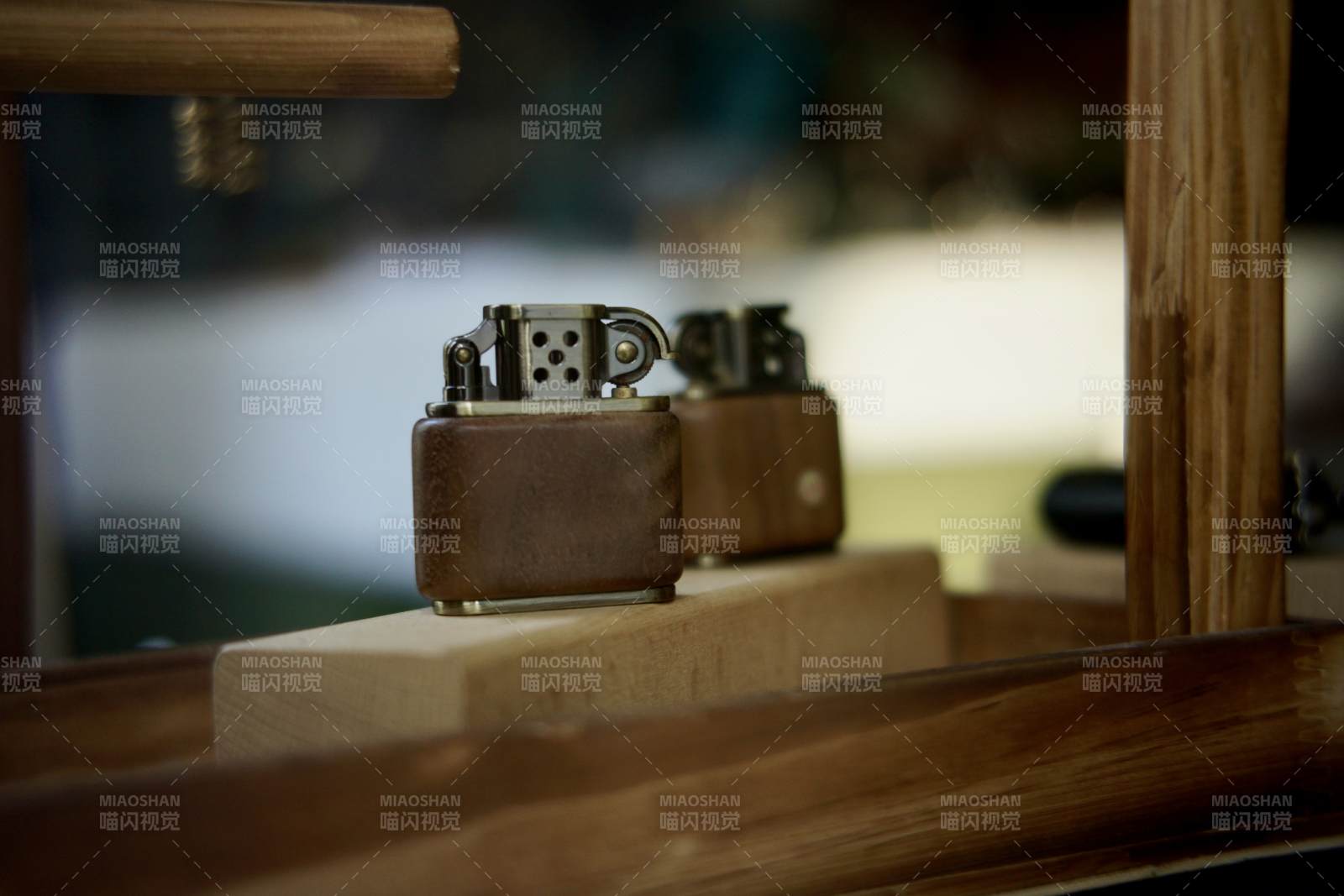 復(fù)古打火機(jī)陳列