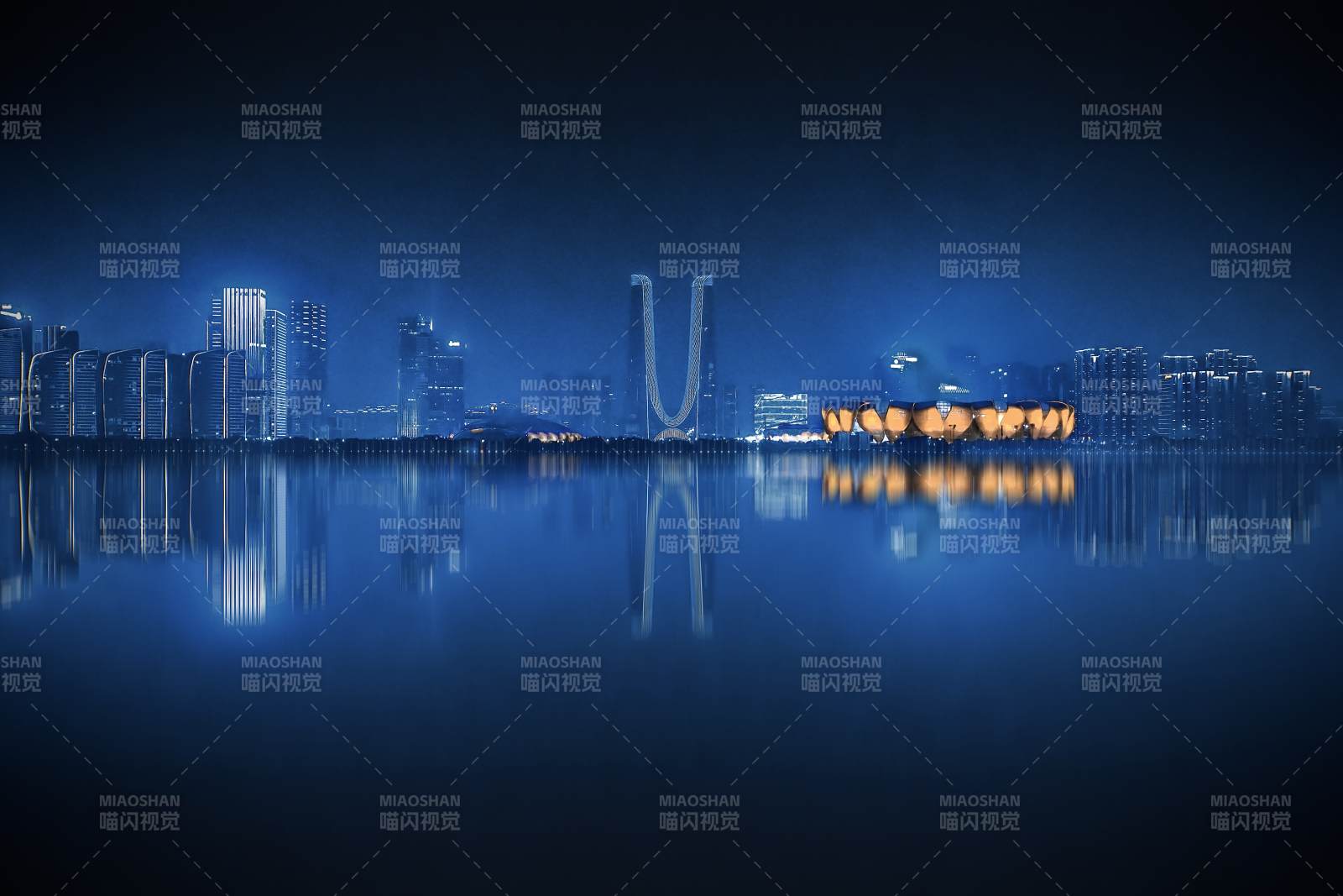 夜色中的杭州城市倒影