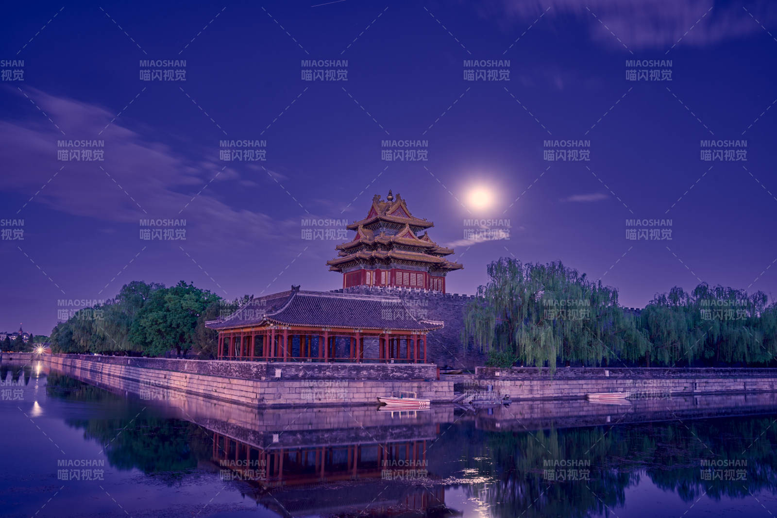 月照故宮角樓夜景