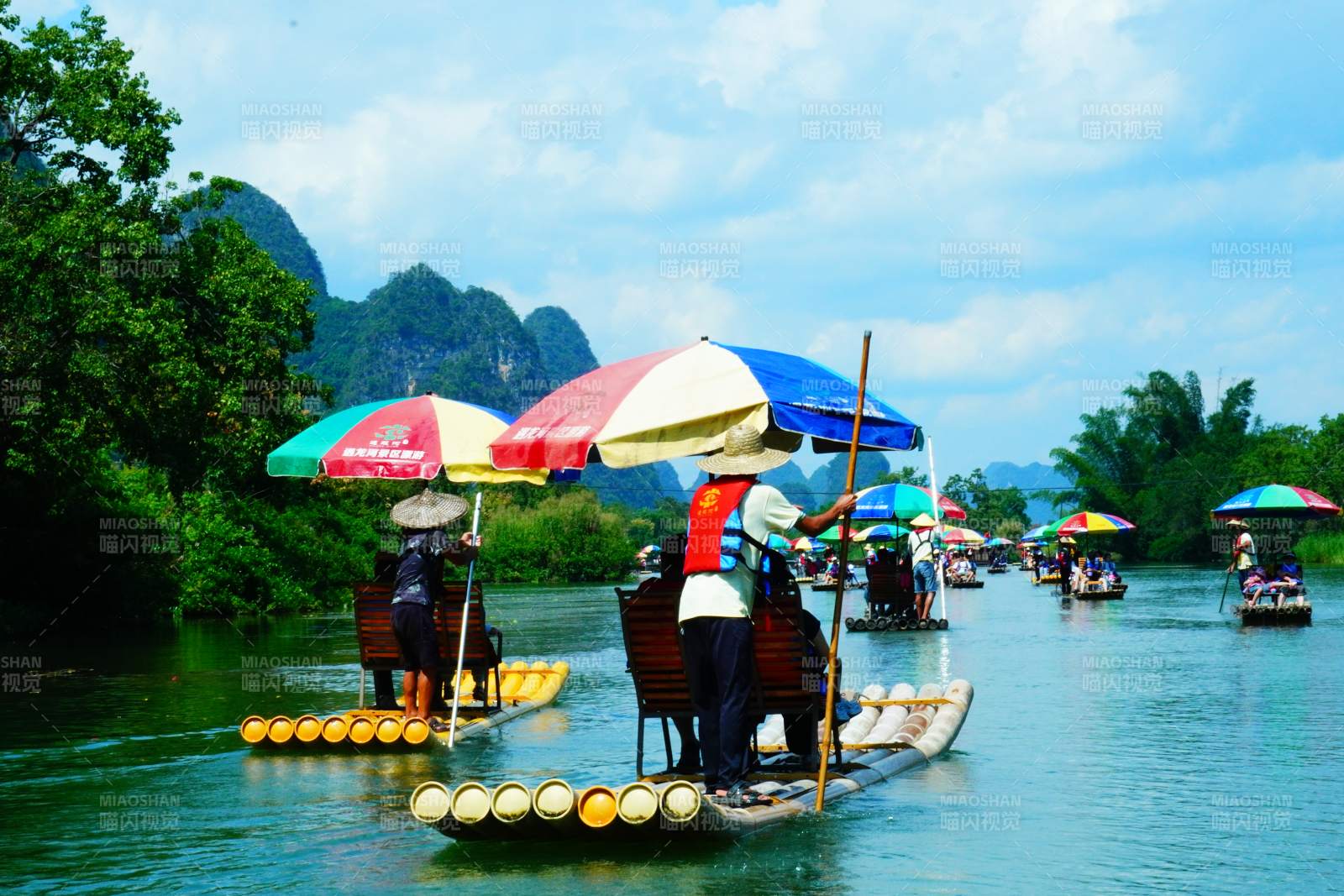 遇龍河竹筏游河景