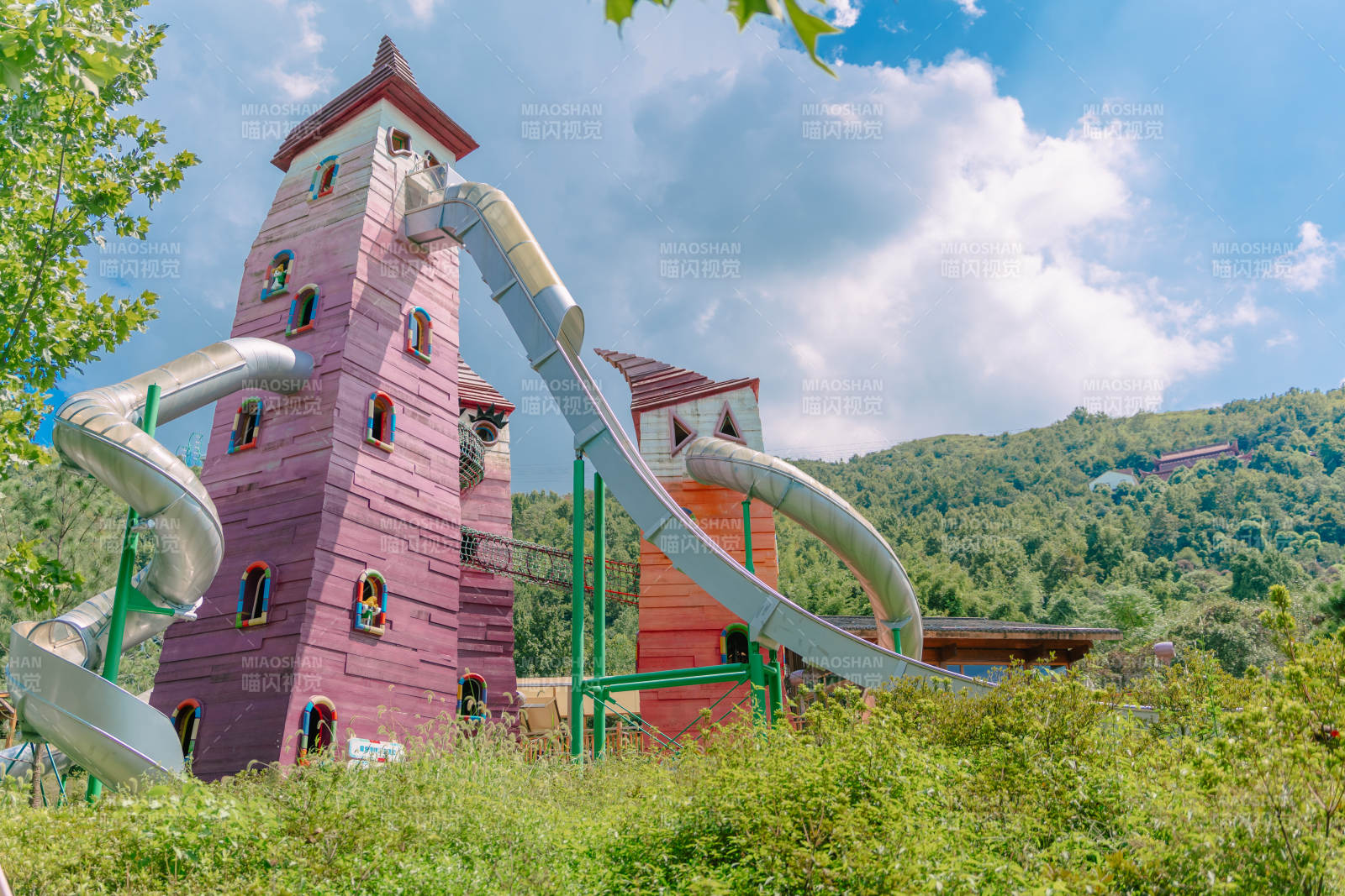 铁定溜溜滑梯乐园